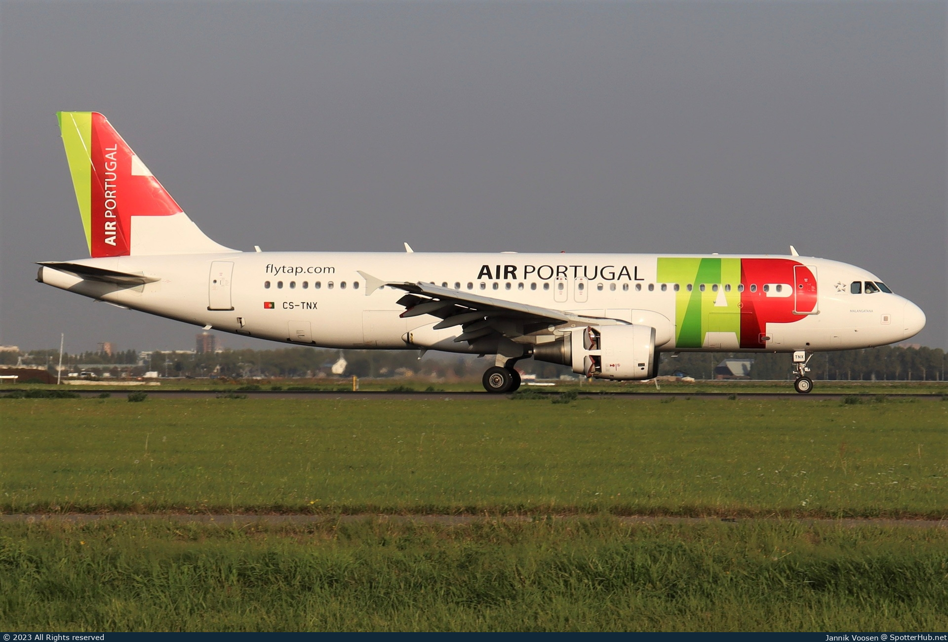 Photo of CS-TNX - Airbus A320-214 operated by TAP Air Portugal