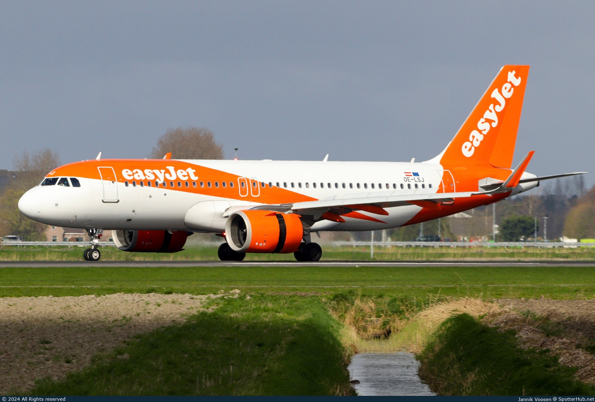 Photo of OE-LSJ - Airbus A320-251N operated by easyJet Europe