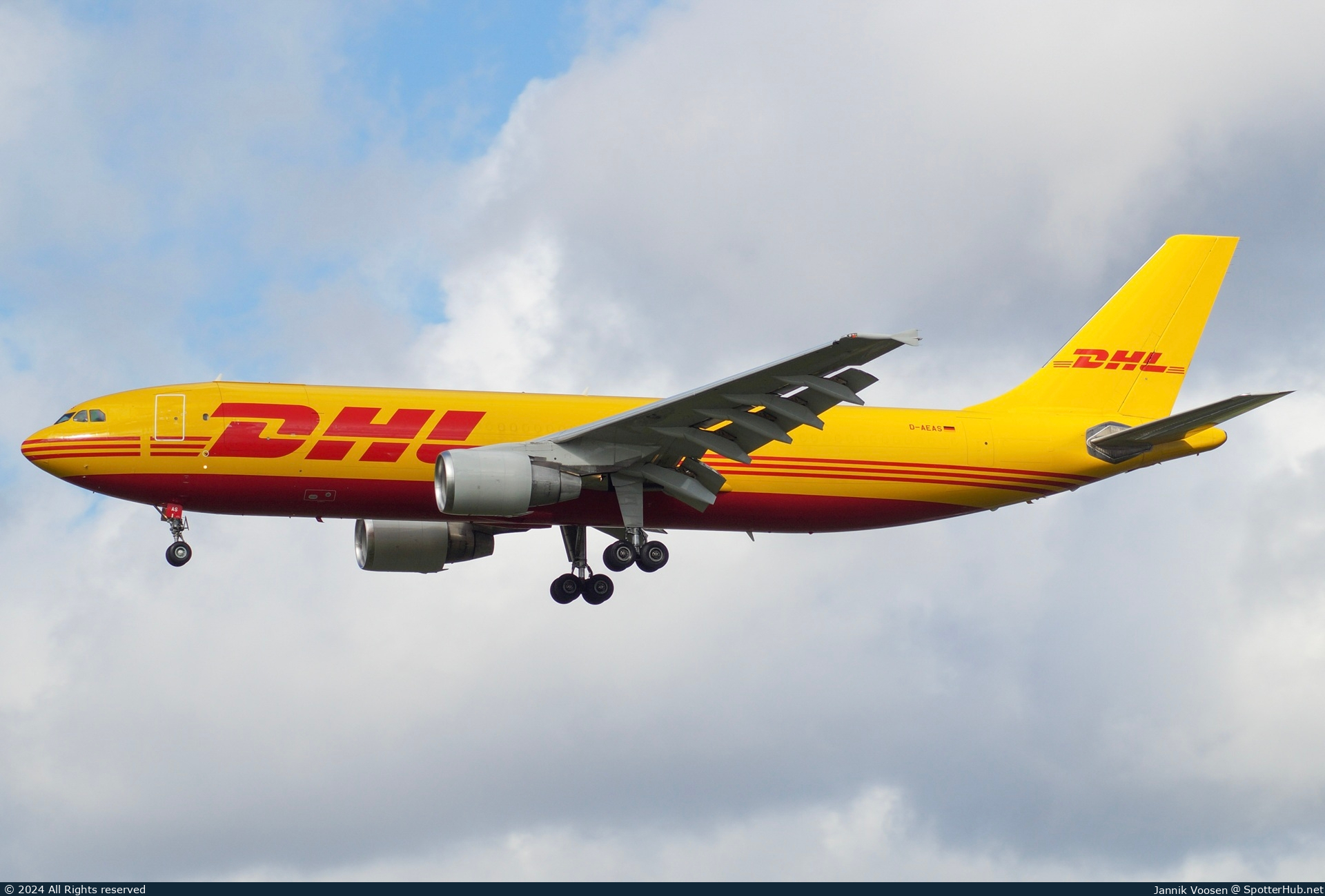 Photo of D-AEAS - Airbus A300B4-622R(F) operated by European Air Transport