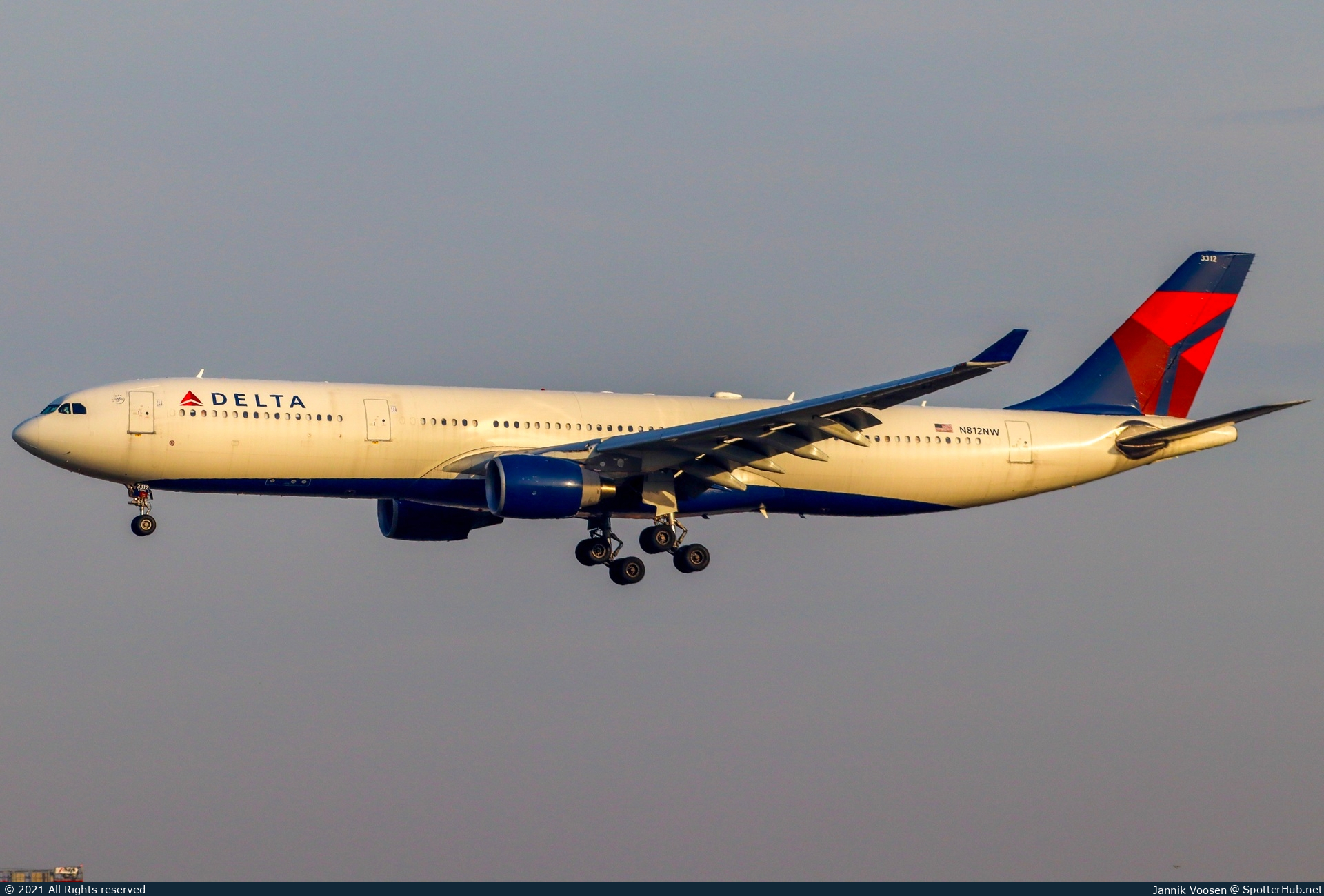 Photo of N812NW - Airbus A330-323 operated by Delta Air Lines