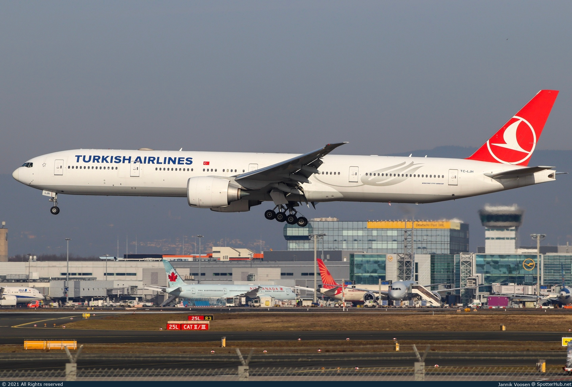 Photo of TC-LJH - Boeing 777-3F2(ER) operated by Turkish Airlines