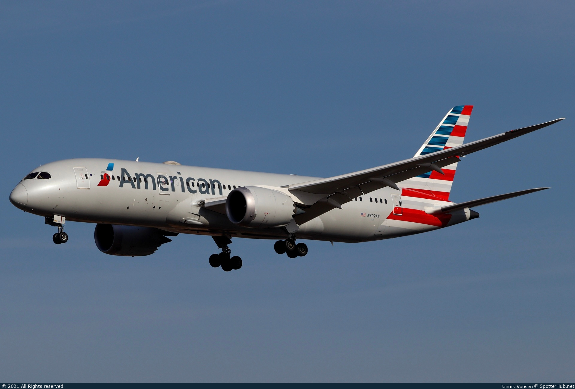 Photo of N802AN - Boeing 787-8 Dreamliner operated by American Airlines