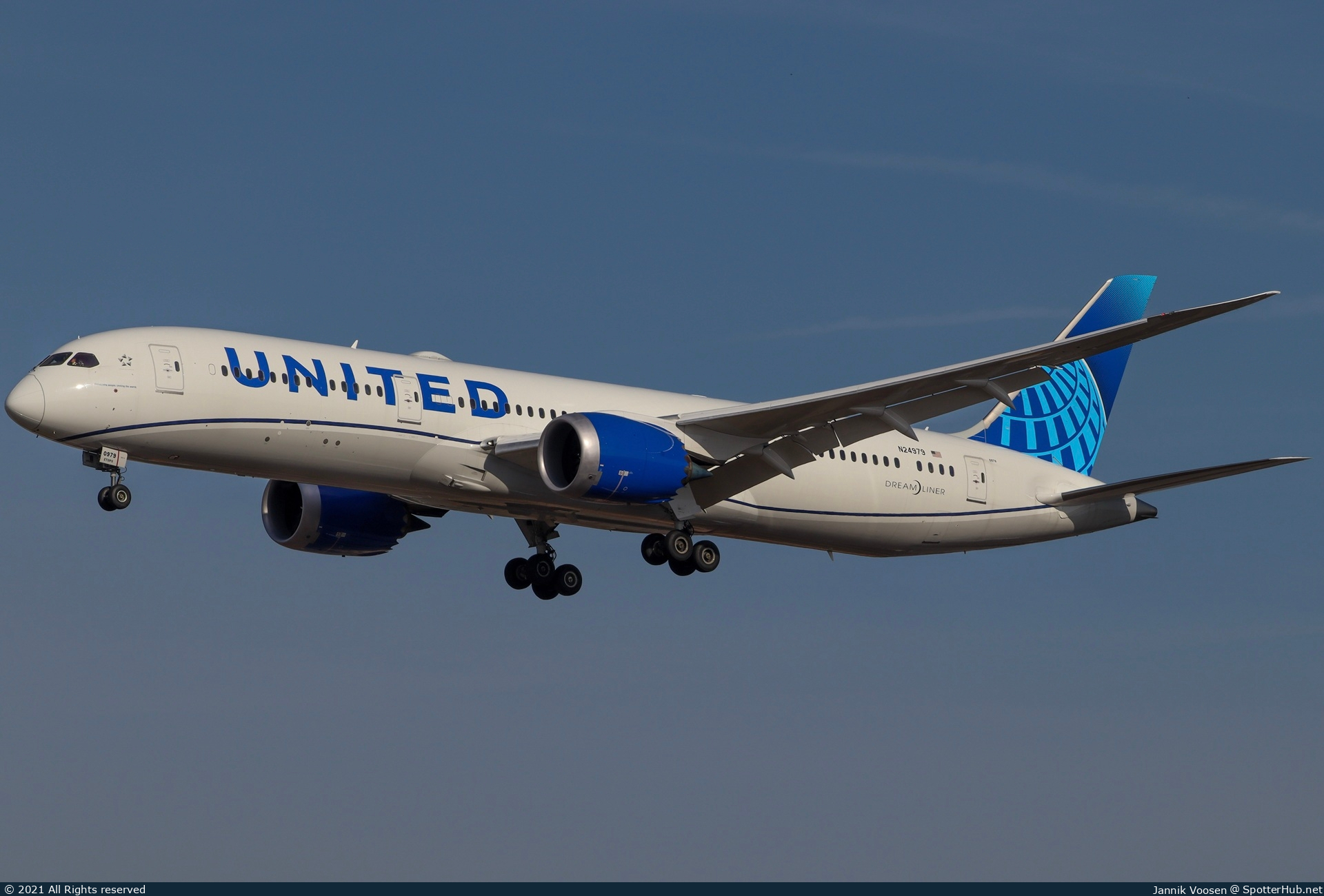 Photo of N24979 - Boeing 787-9 Dreamliner operated by United Airlines