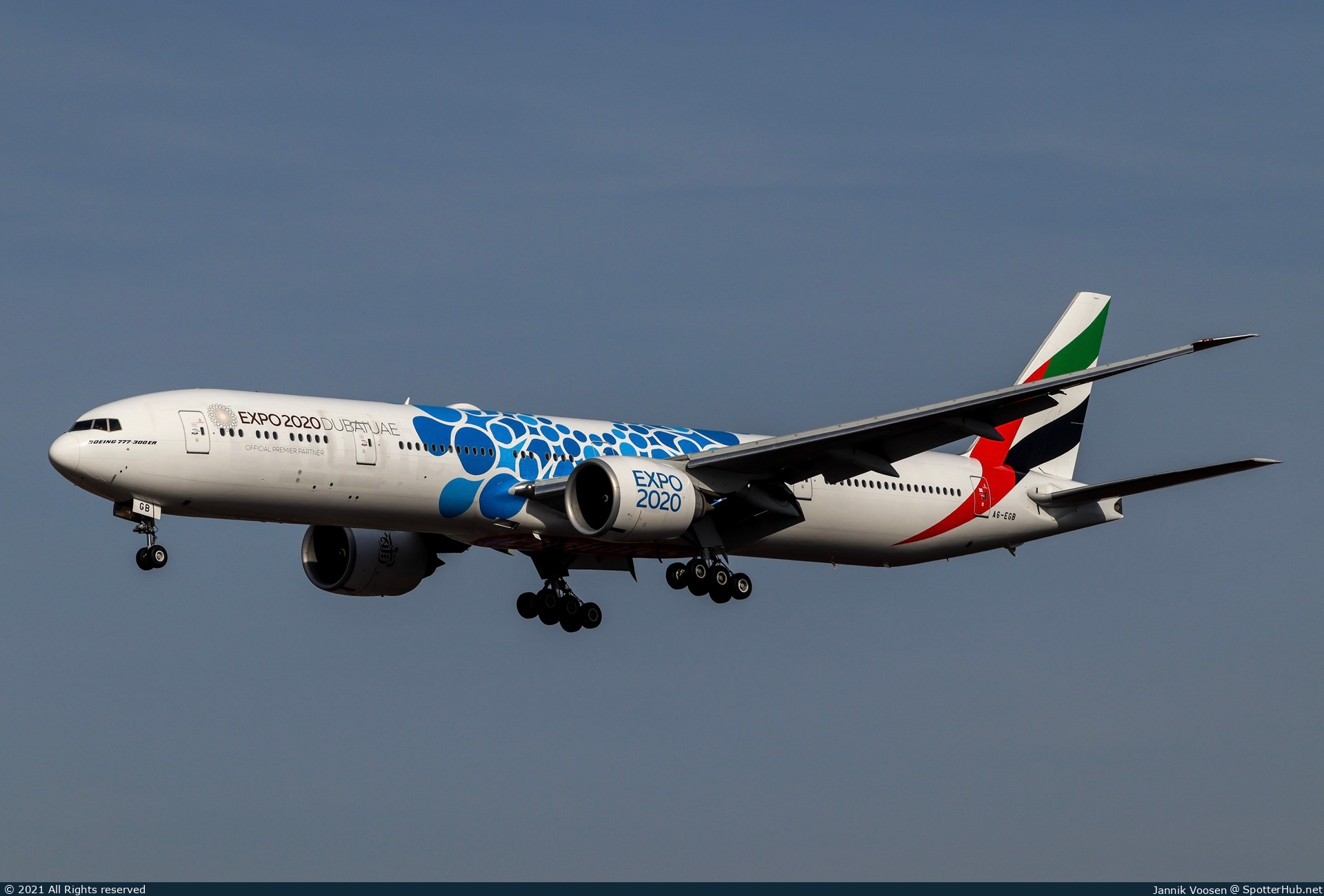 Photo of A6-EGB - Boeing 777-31H(ER) operated by Emirates