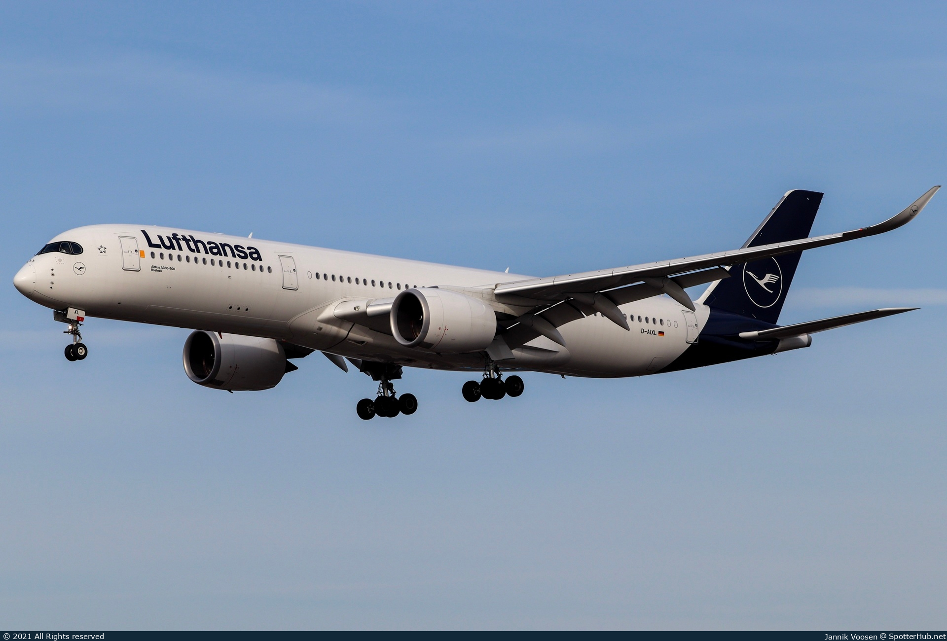Photo of D-AIXL - Airbus A350-941 operated by Lufthansa