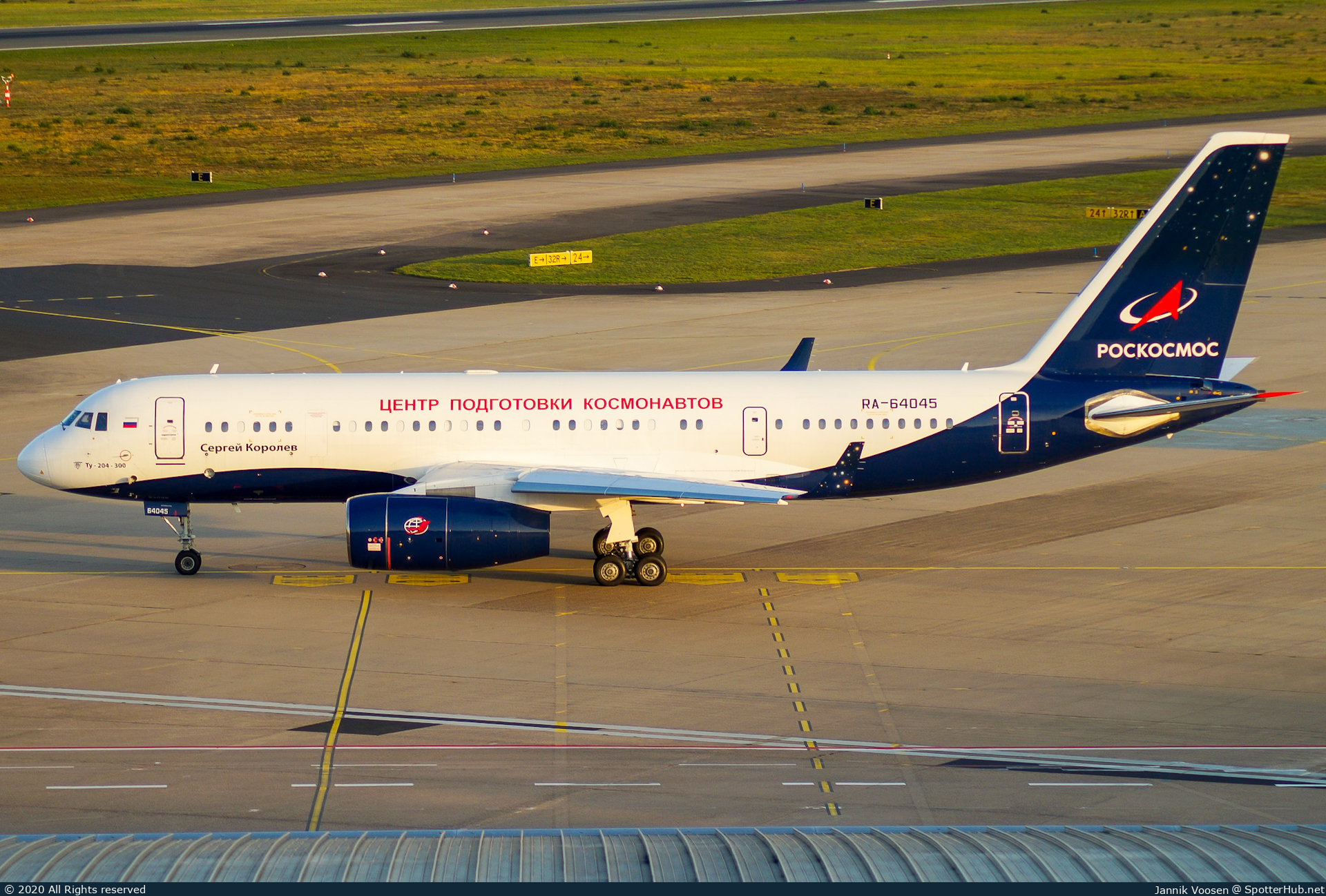 Photo of RA-64045 - Tupolev Tu-204-300 operated by Roscosmos
