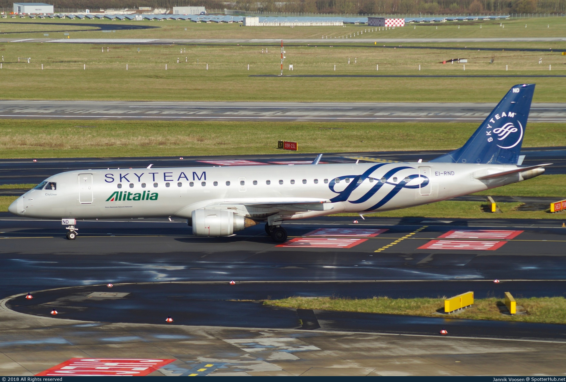 Photo of EI-RND - Embraer ERJ-190STD operated by Alitalia CityLiner