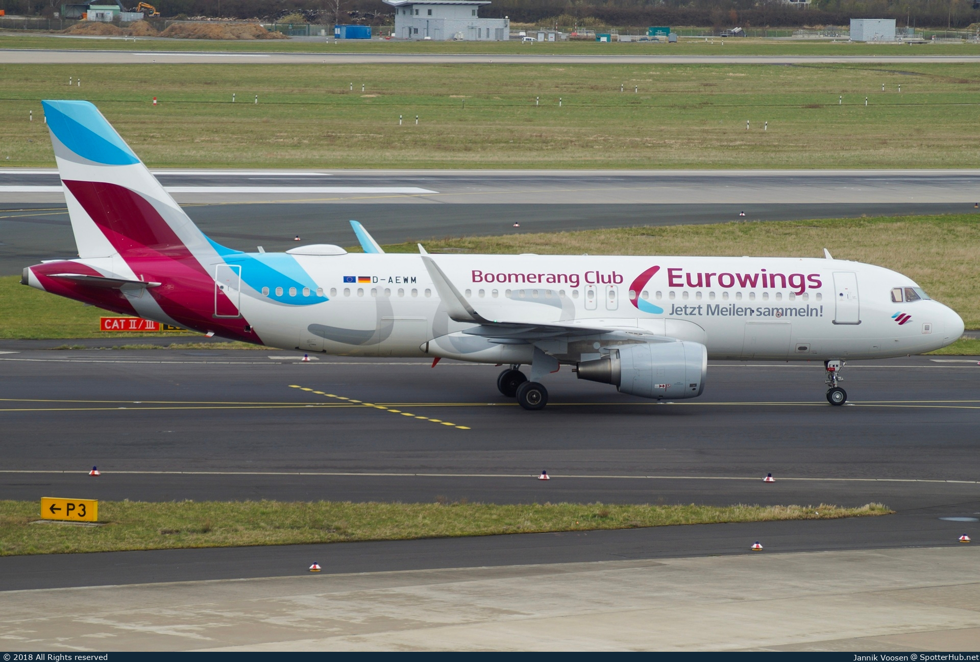 Photo of D-AEWM - Airbus A320-214 operated by Eurowings