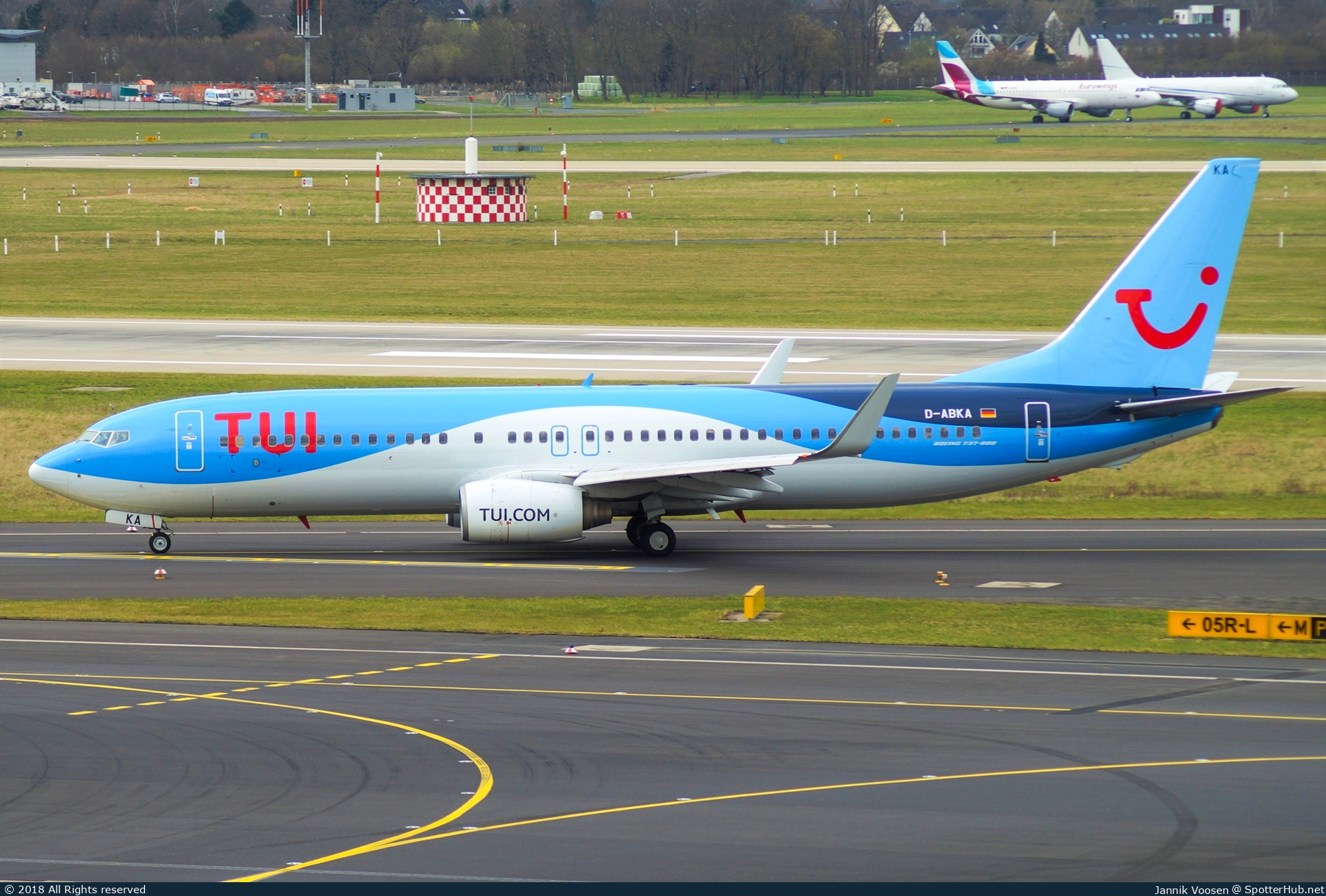 Photo of D-ABKA - Boeing 737-82R operated by TUIfly