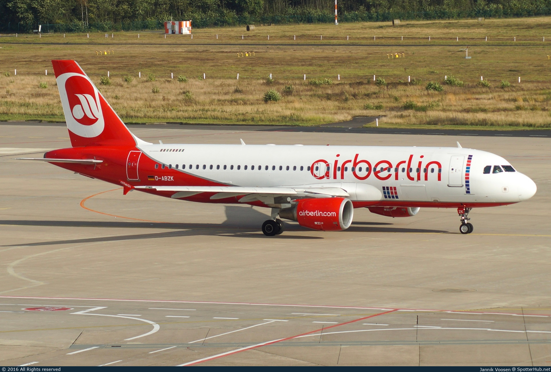 Photo of D-ABZK - Airbus A320-216 operated by Air Berlin