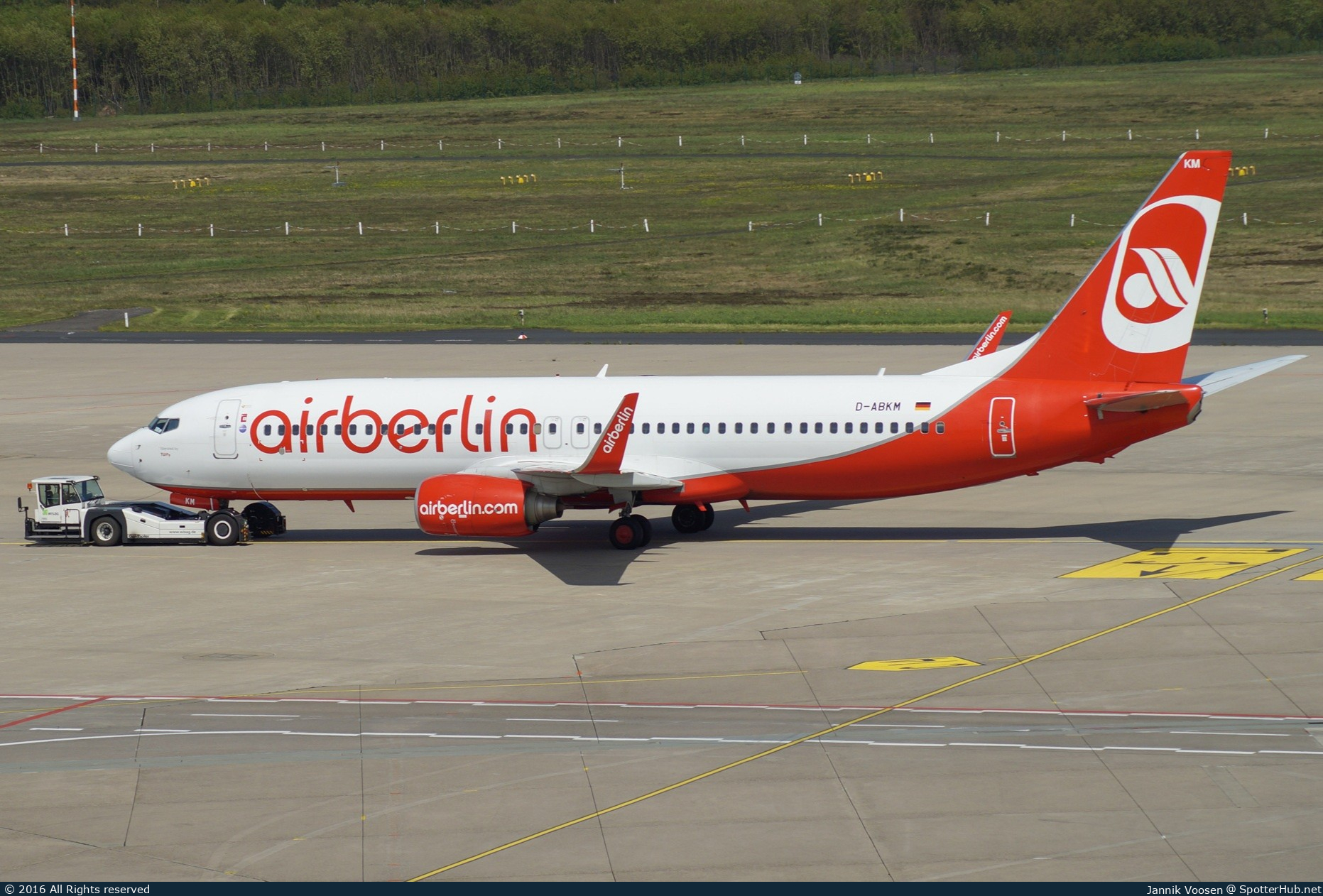 Photo of D-ABKM - Boeing 737-86J operated by Air Berlin (opb TUIfly)