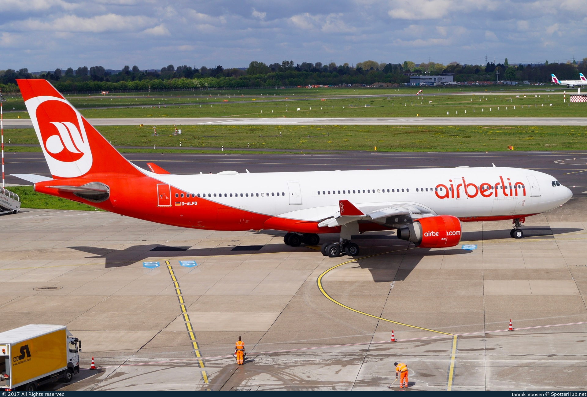 Photo of D-ALPG - Airbus A330-223 operated by Air Berlin