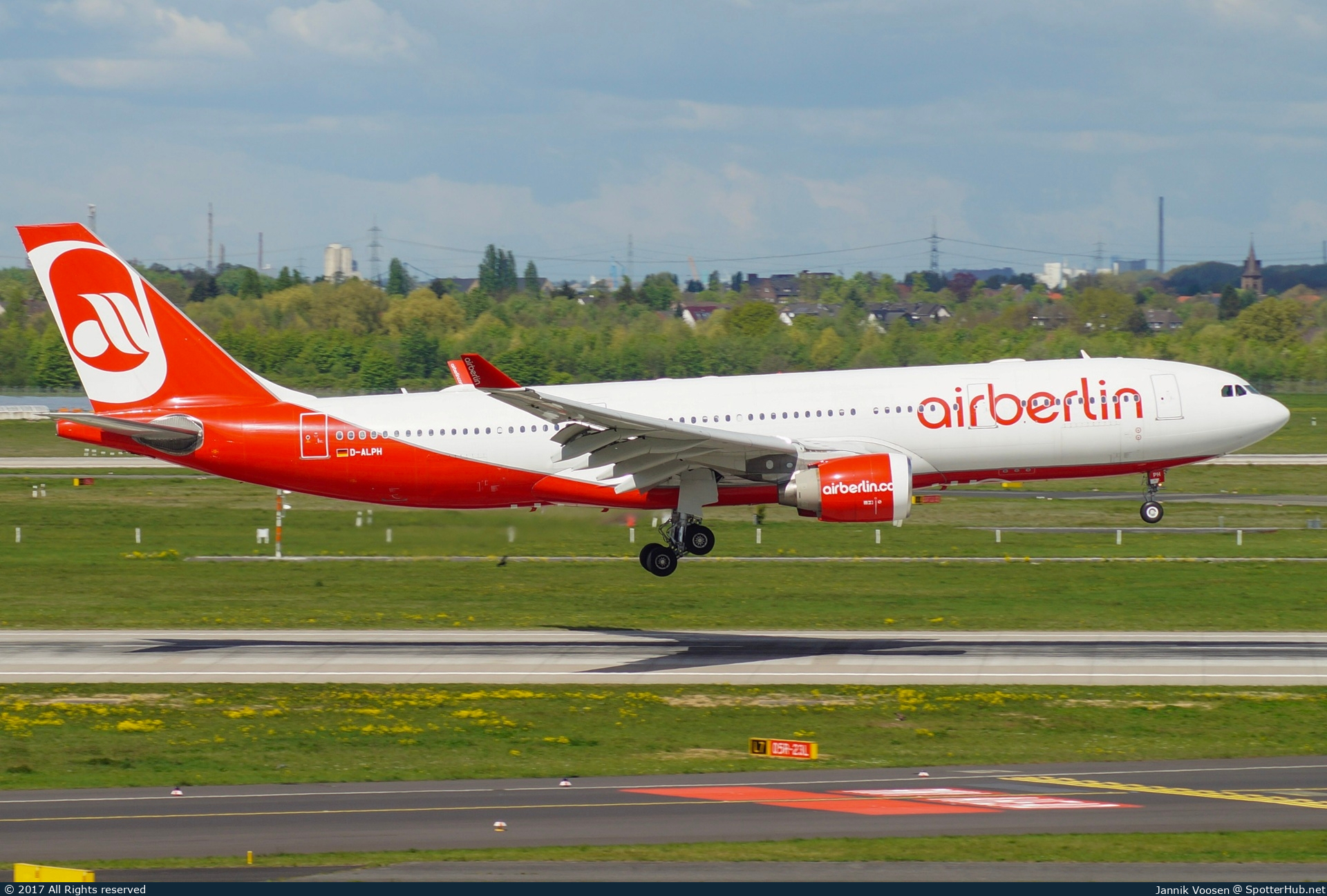 Photo of D-ALPH - Airbus A330-223 operated by Air Berlin
