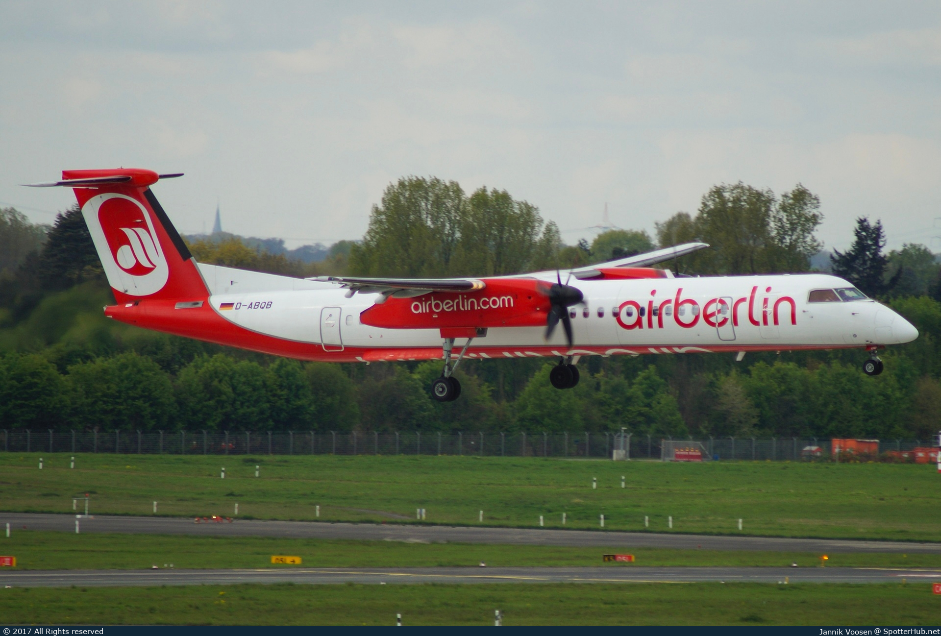 Photo of D-ABQB - Bombardier DHC-8-402 Dash 8 Q400 operated by Air Berlin (opb LGW Luftfahrtgesellschaft Walter)