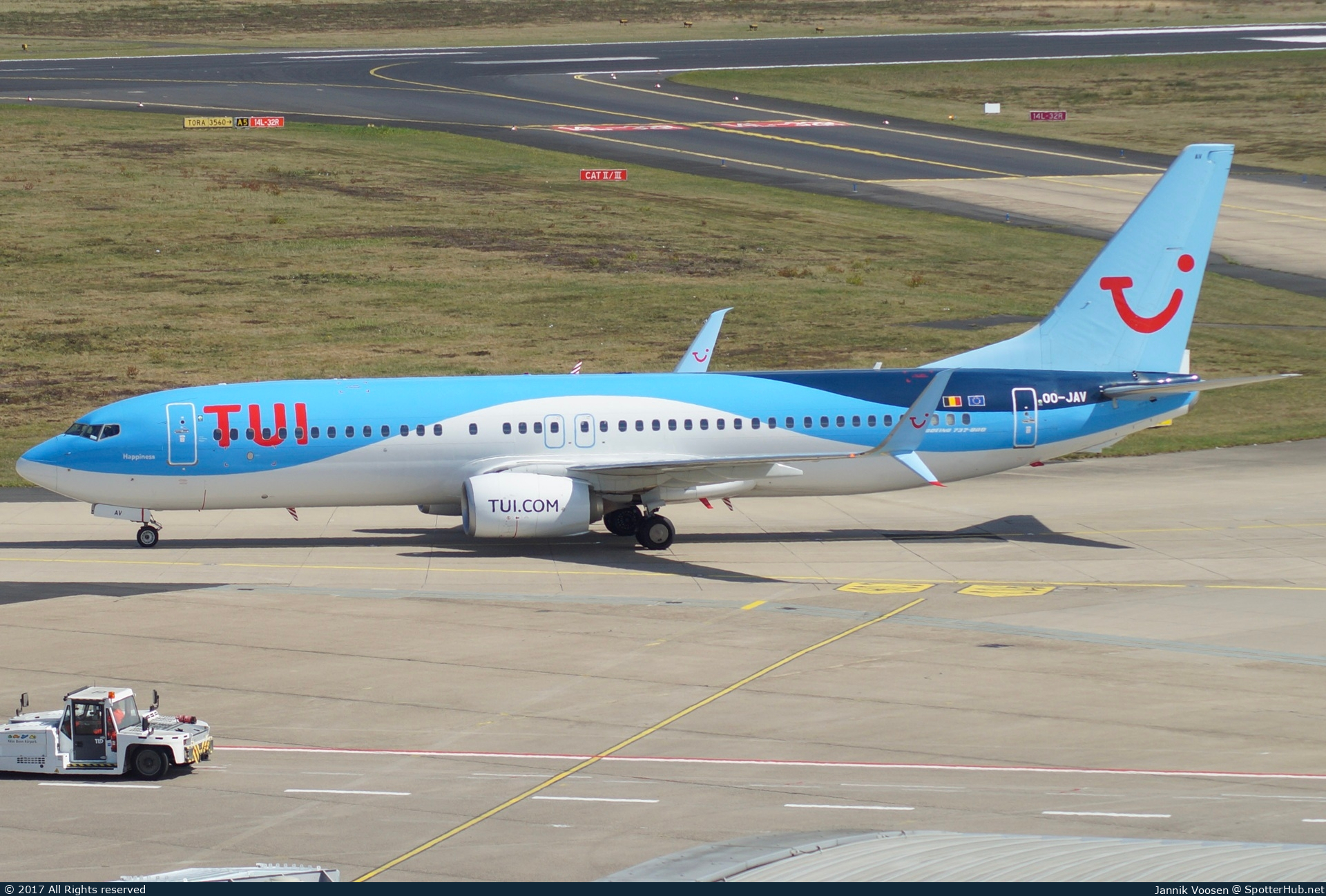 Photo of OO-JAV - Boeing 737-8K5 operated by TUI Airlines Belgium