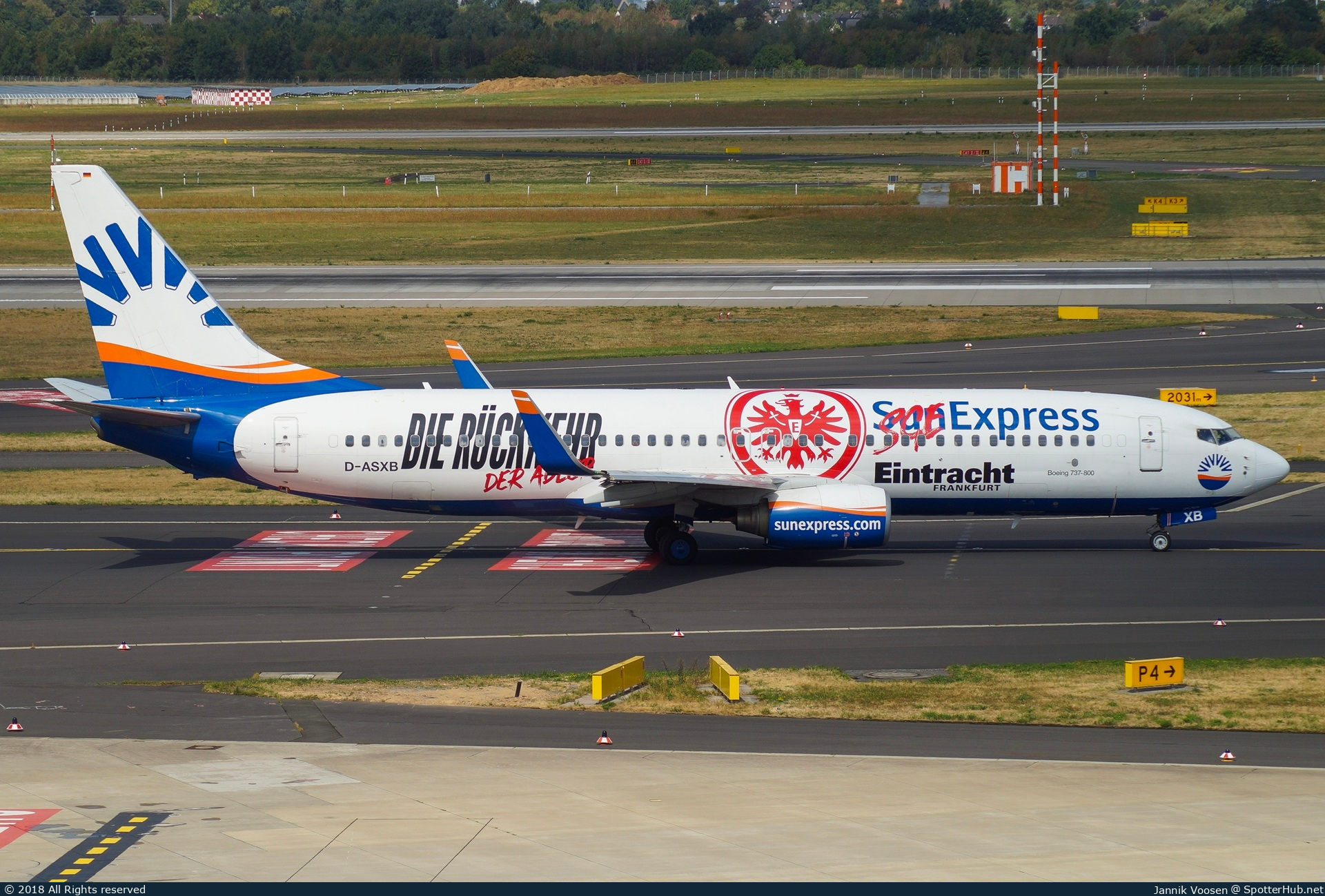 Photo of D-ASXB - Boeing 737-8Z9 operated by SunExpress Germany