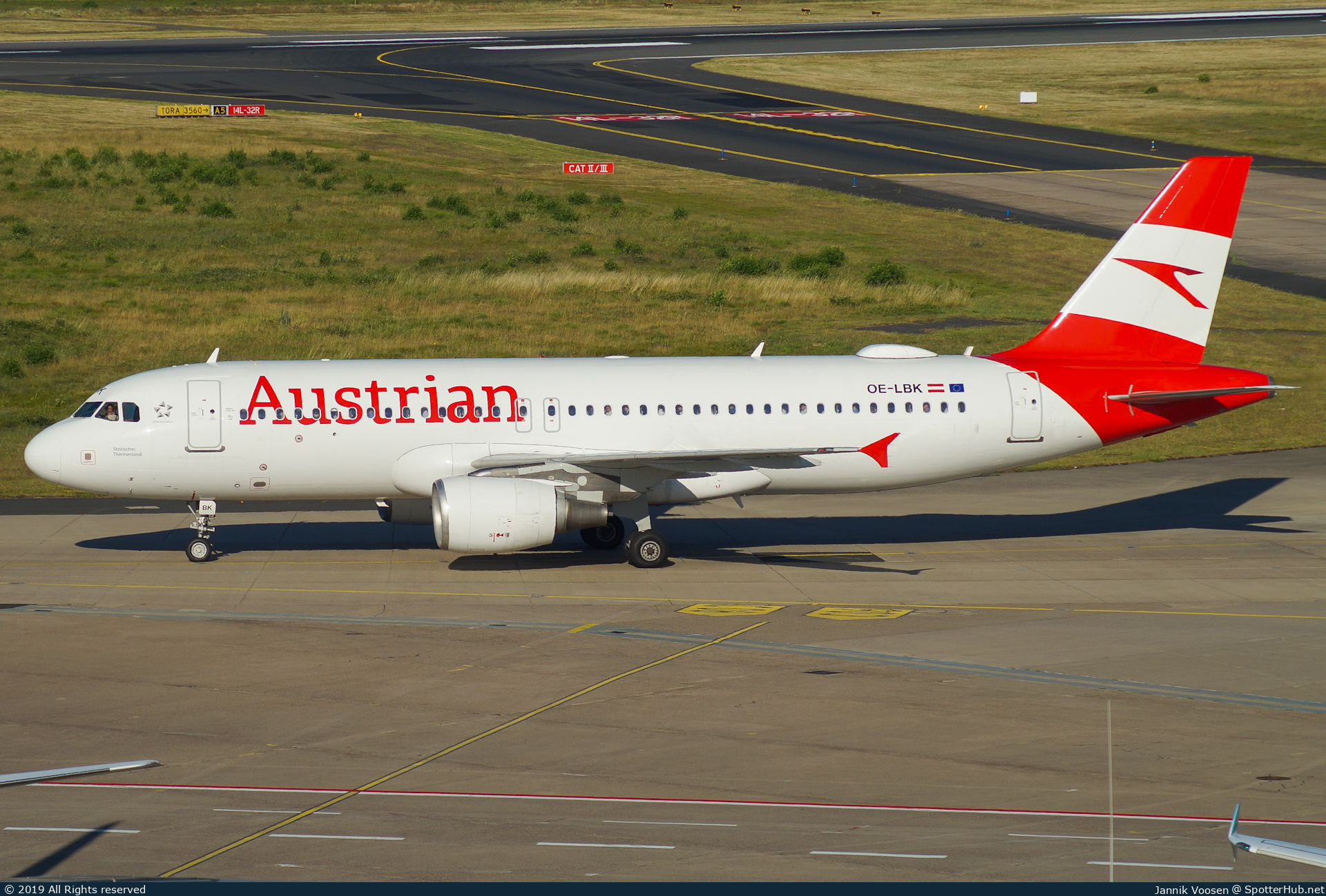 Photo of OE-LBK - Airbus A320-214 operated by Austrian Airlines