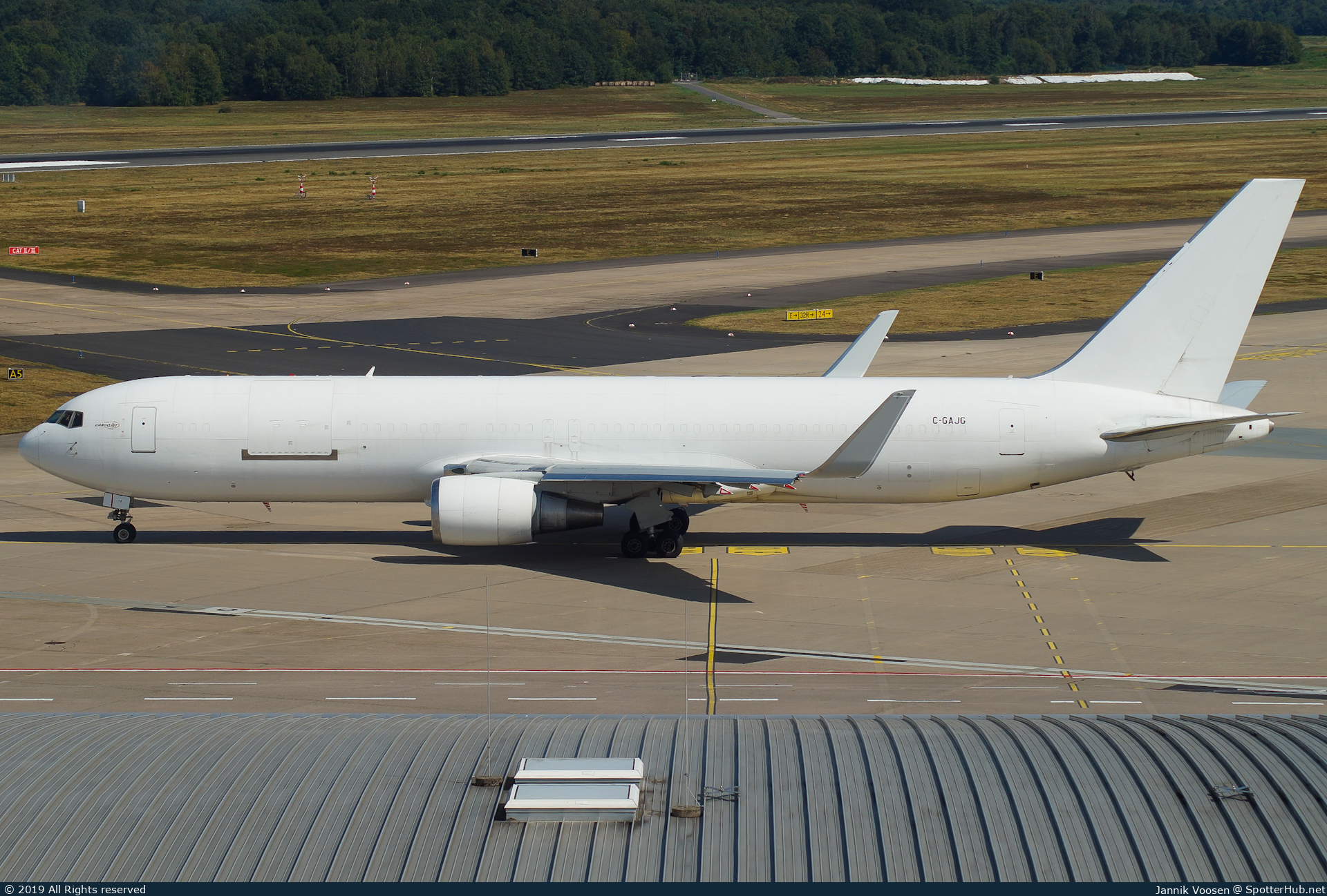 Photo of C-GAJG - Boeing 767-323(ER)(BDSF) operated by Cargojet Airways