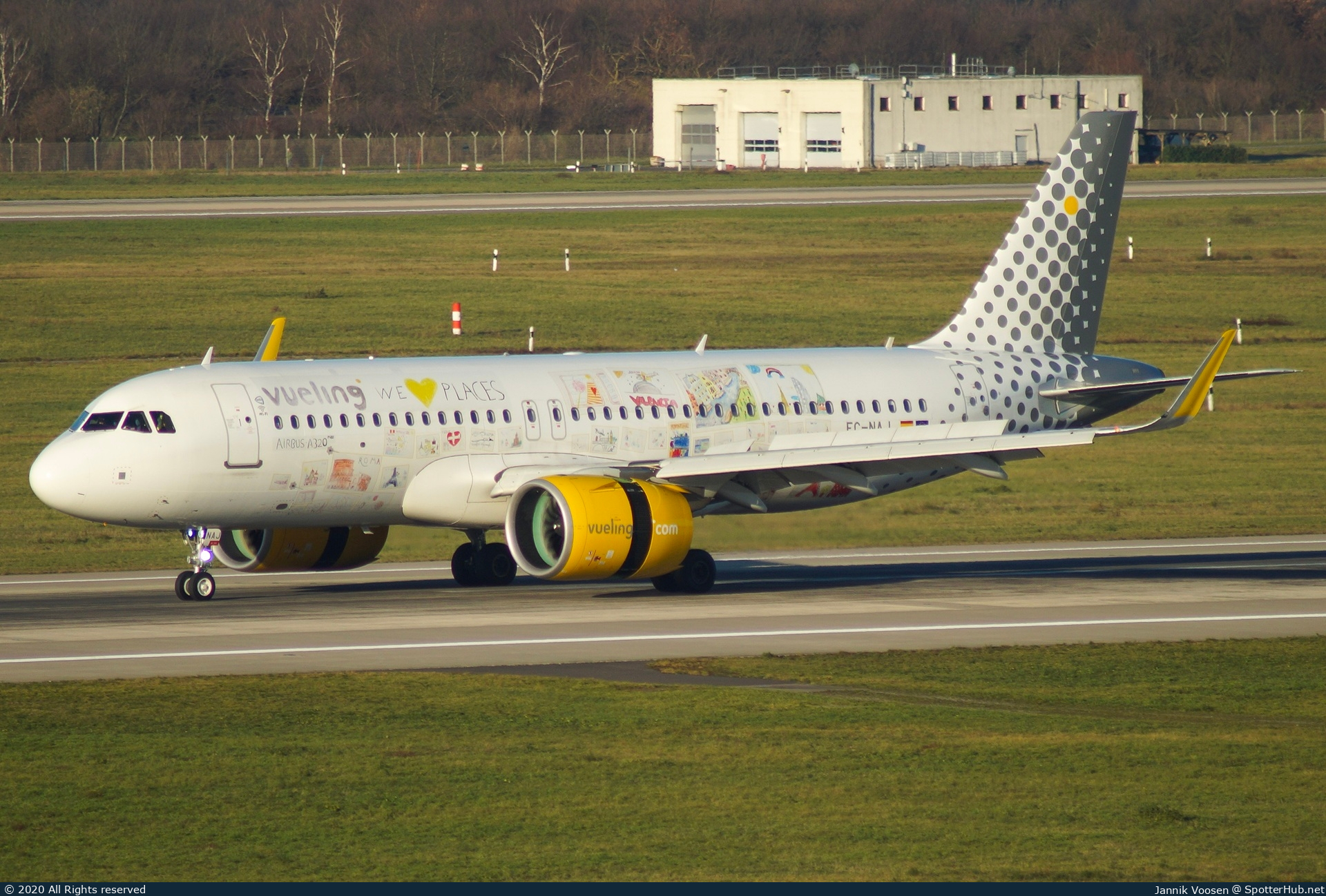 Photo of EC-NAJ - Airbus A320-271N operated by Vueling