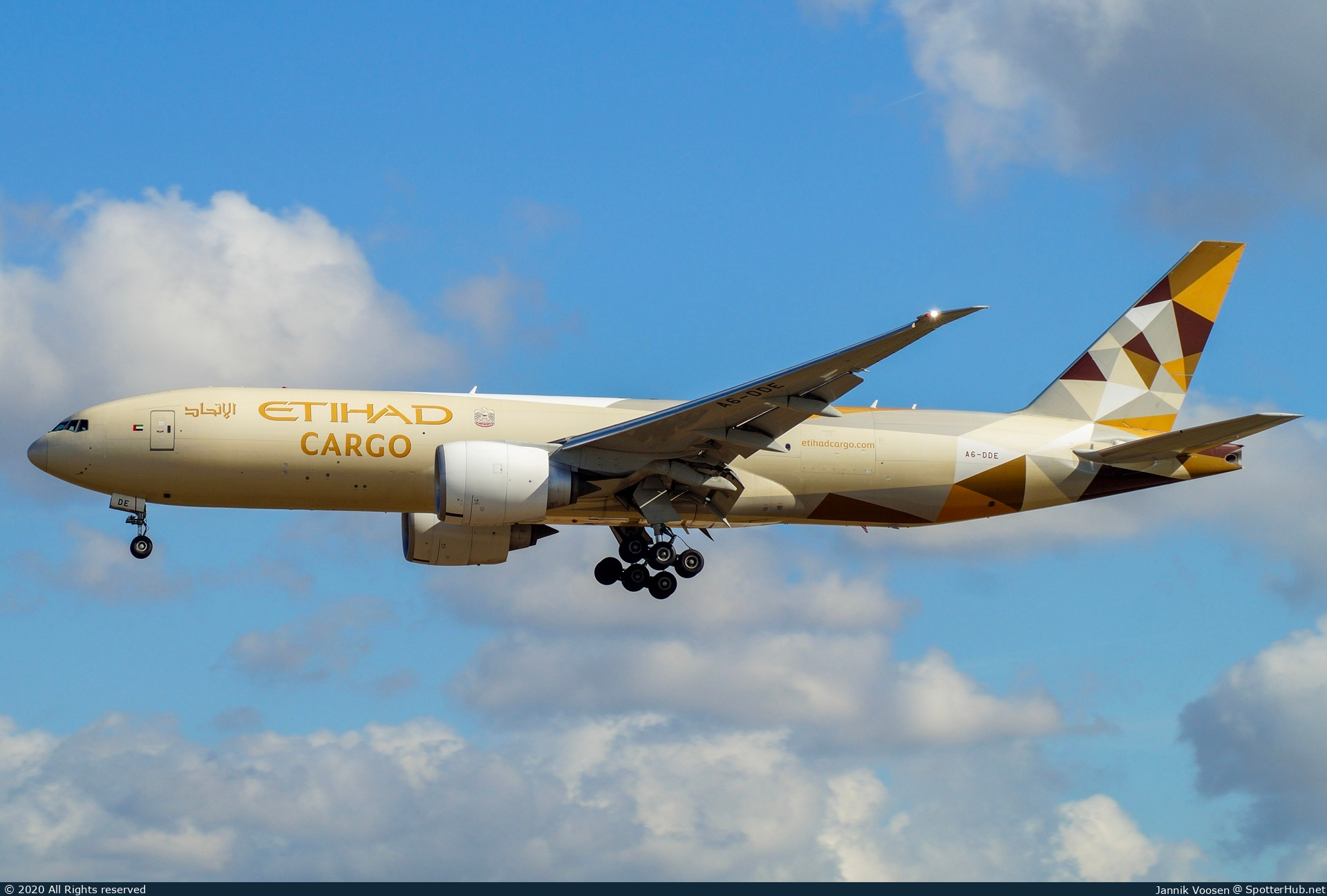 Photo of A6-DDE - Boeing 777-FFX operated by Etihad Cargo