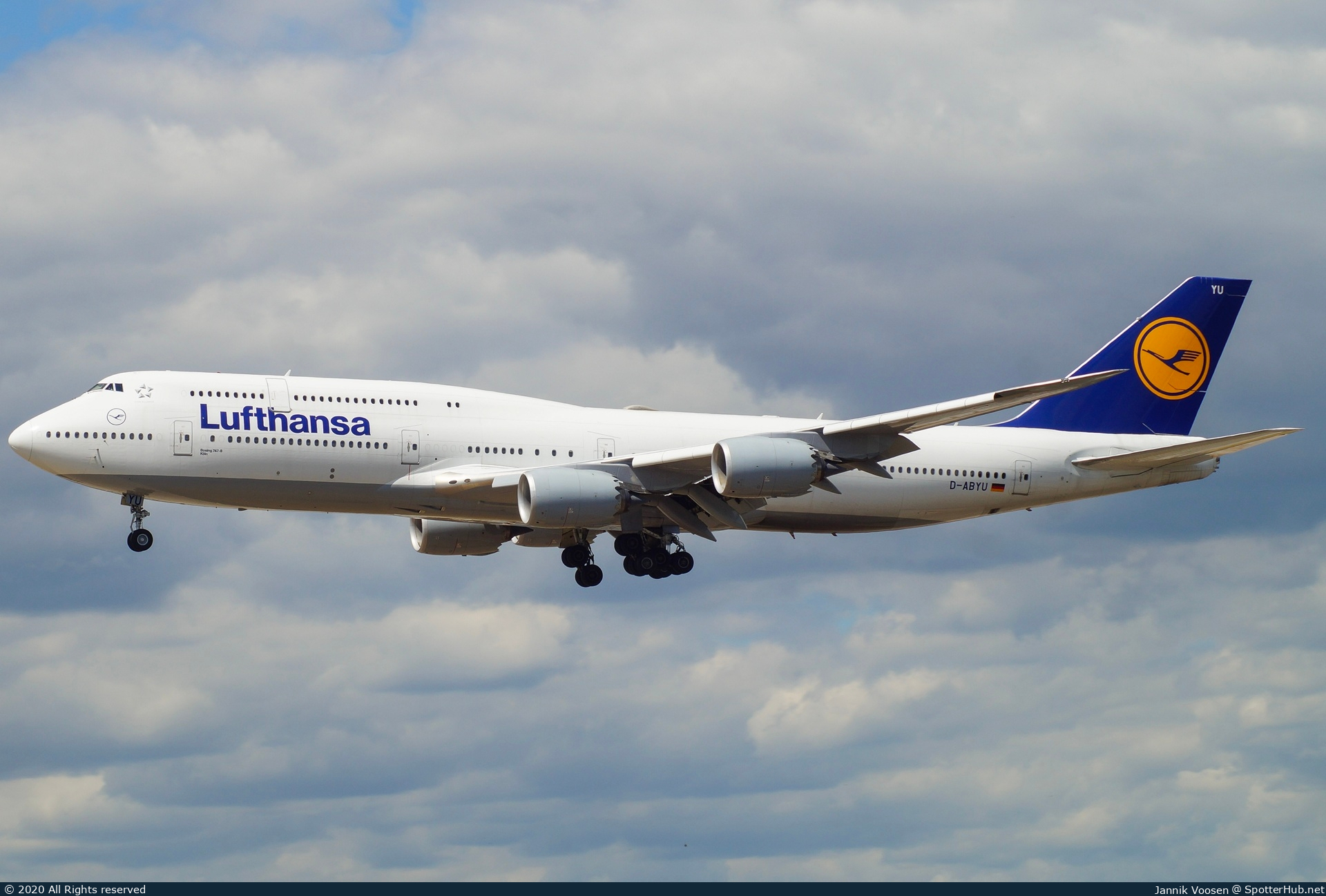 Photo of D-ABYU - Boeing 747-830 operated by Lufthansa
