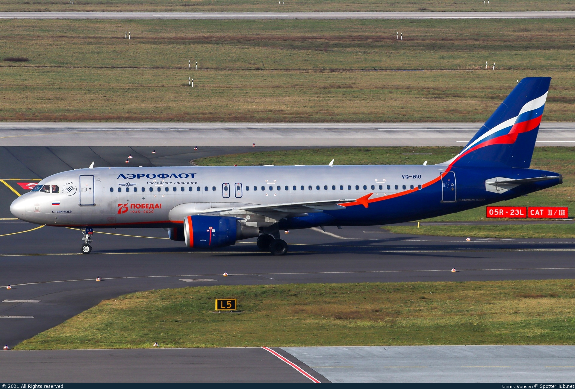 Photo of VQ-BIU - Airbus A320-214 operated by Aeroflot