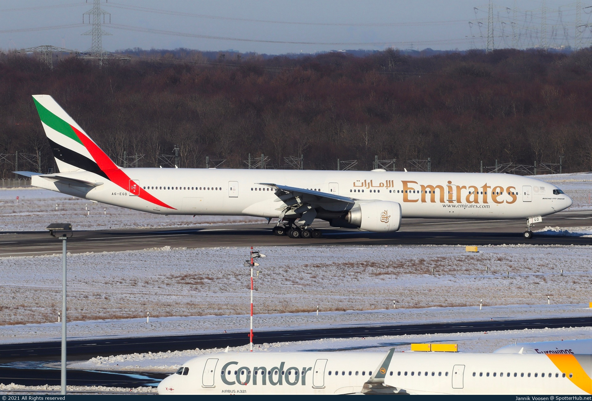 Photo of A6-EGD - Boeing 777-31H(ER) operated by Emirates