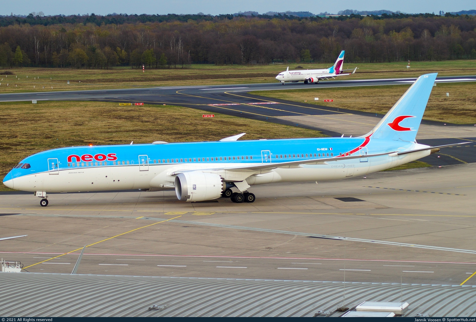 Photo of EI-NEW - Boeing 787-9 Dreamliner operated by Neos
