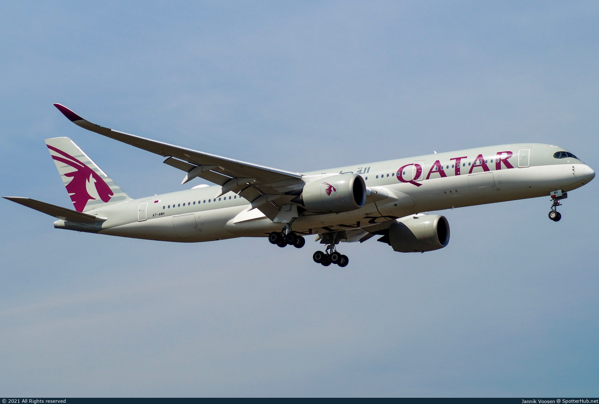 Photo of A7-AMH - Airbus A350-941 operated by Qatar Airways
