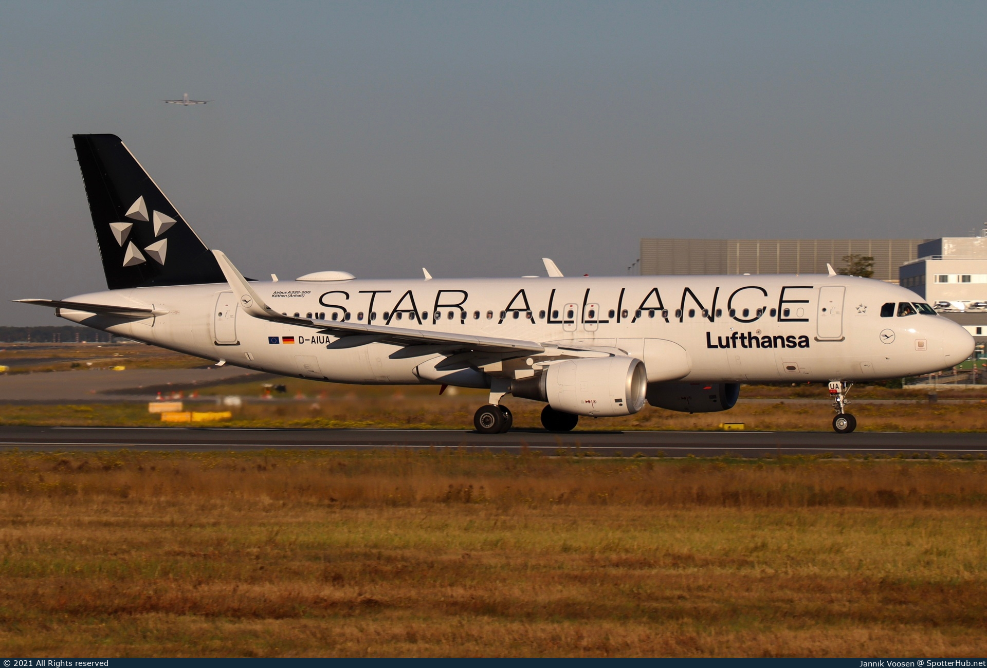 Photo of D-AIUA - Airbus A320-214 operated by Lufthansa