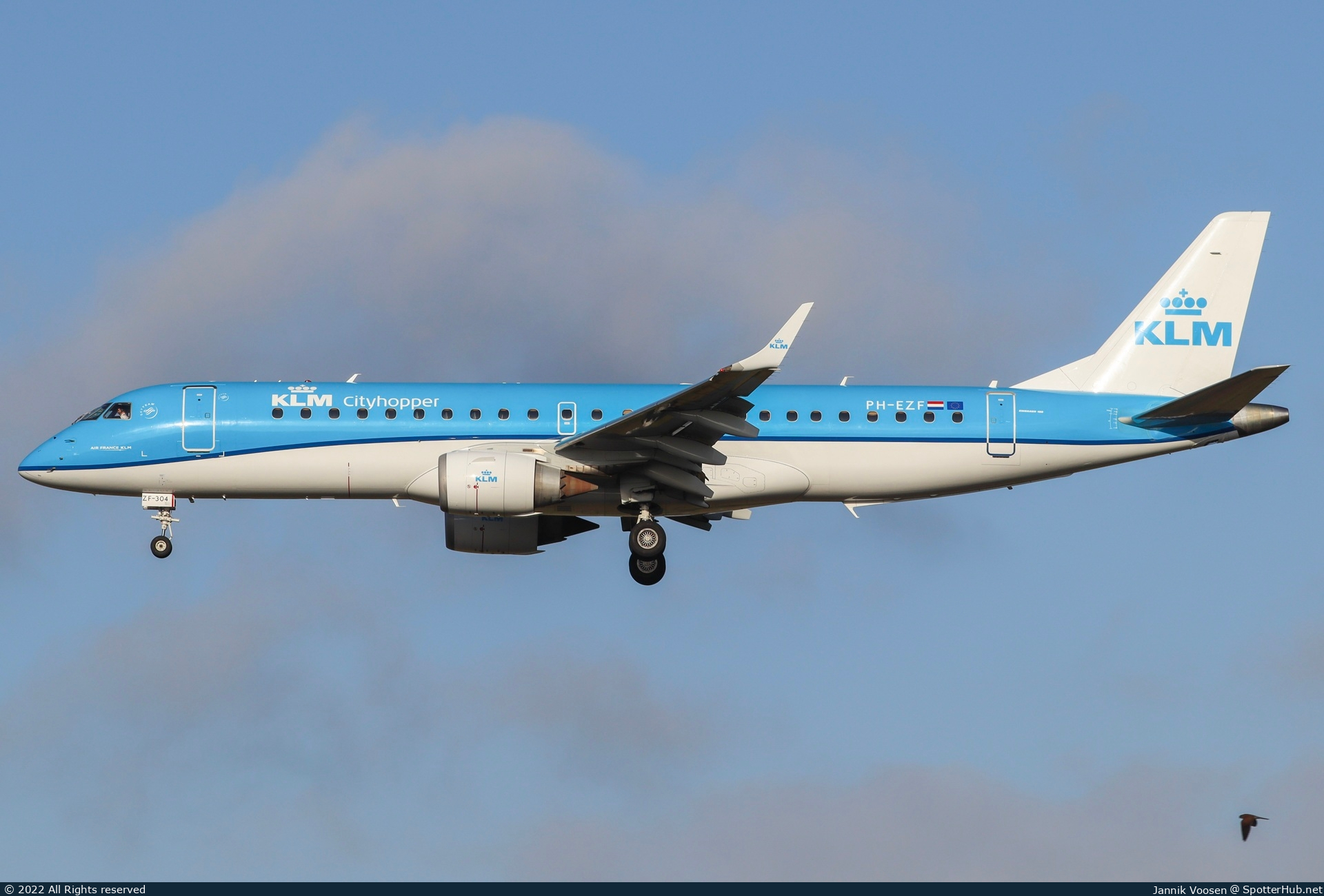 Photo of PH-EZF - Embraer ERJ-190STD operated by KLM Cityhopper