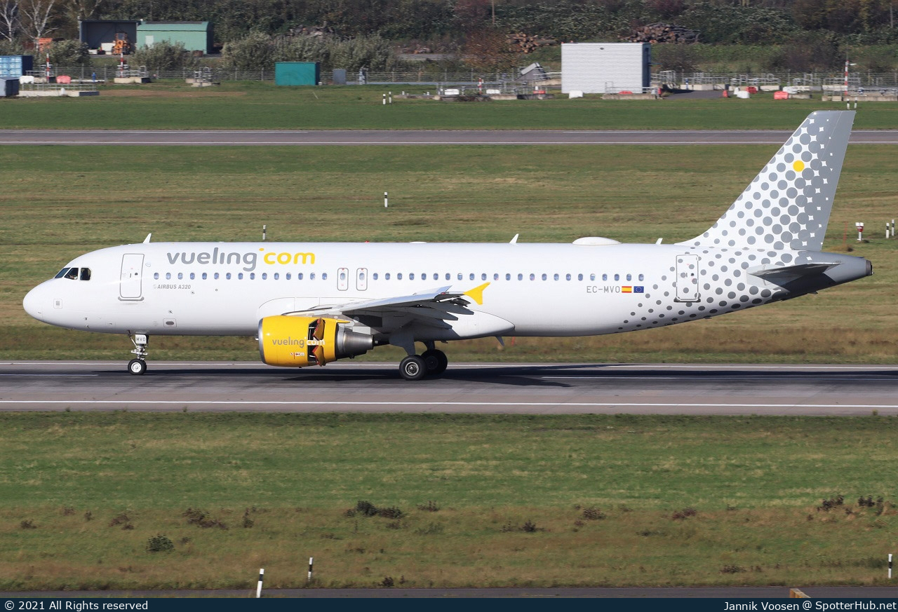 Photo of EC-MVO - Airbus A320-214 operated by Vueling