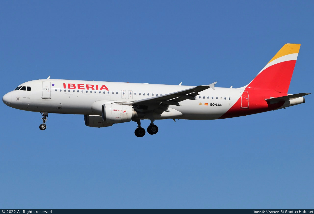 Photo of EC-LRG - Airbus A320-214 operated by Iberia
