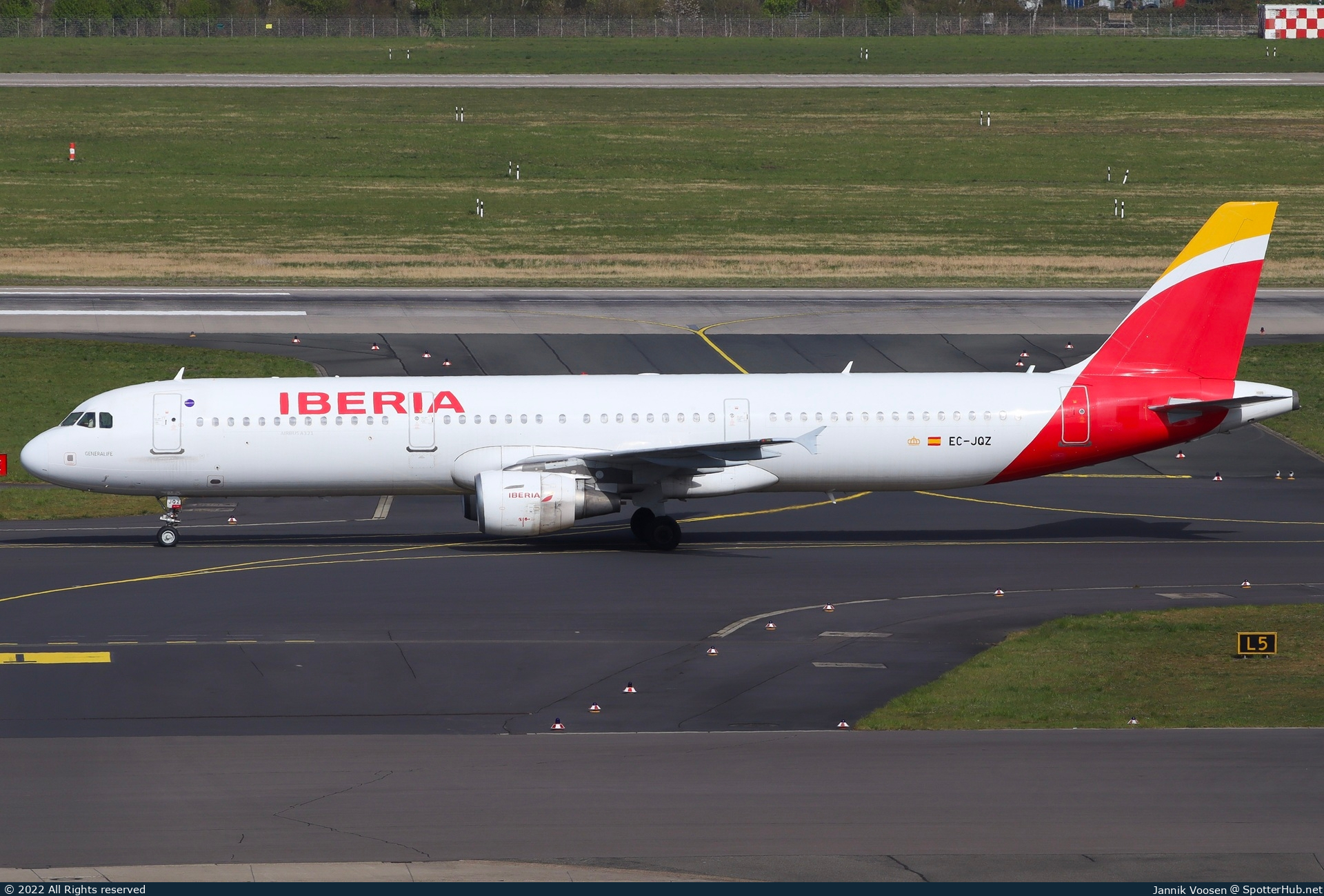 Photo of EC-JQZ - Airbus A321-212 operated by Iberia