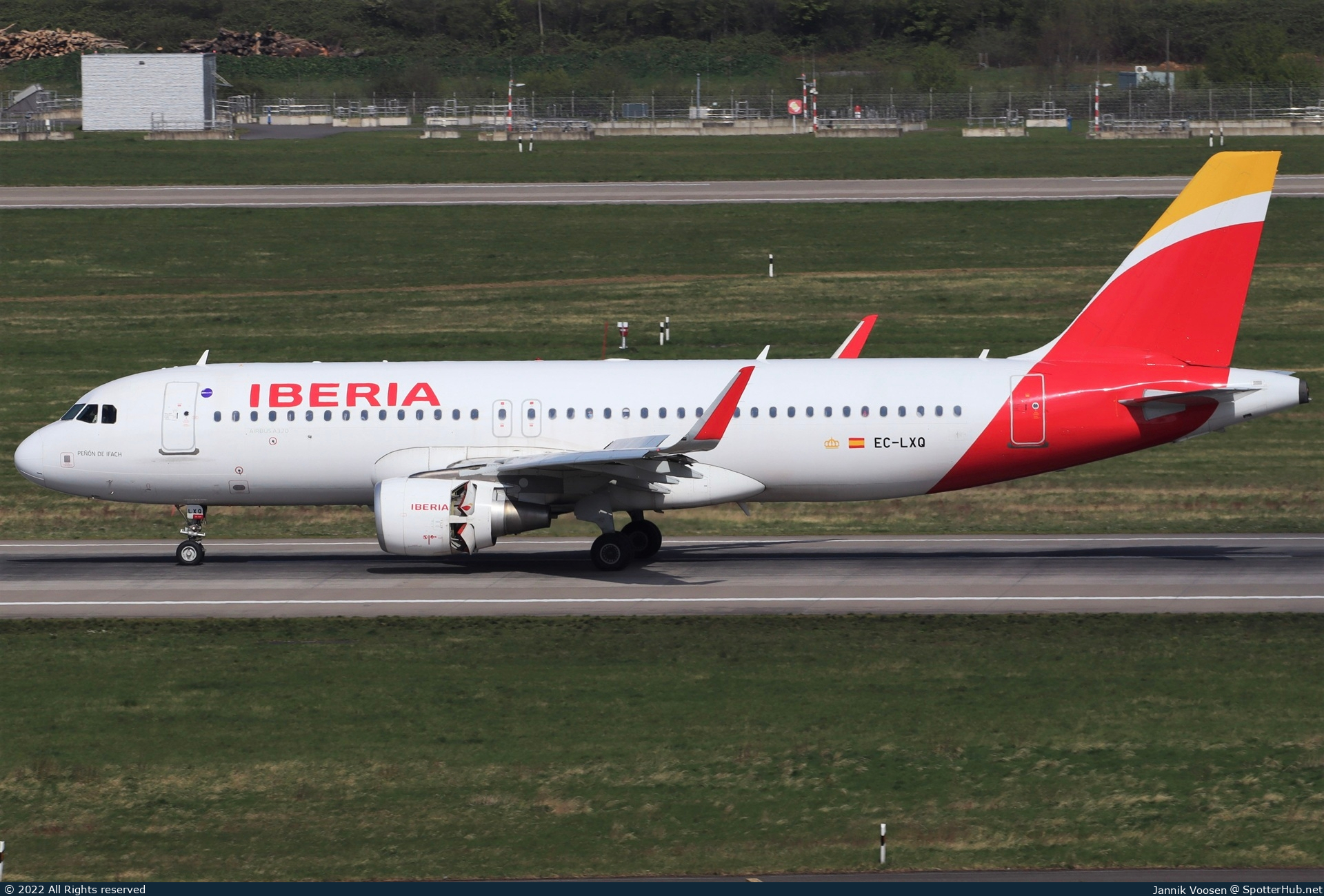Photo of EC-LXQ - Airbus A320-216 operated by Iberia