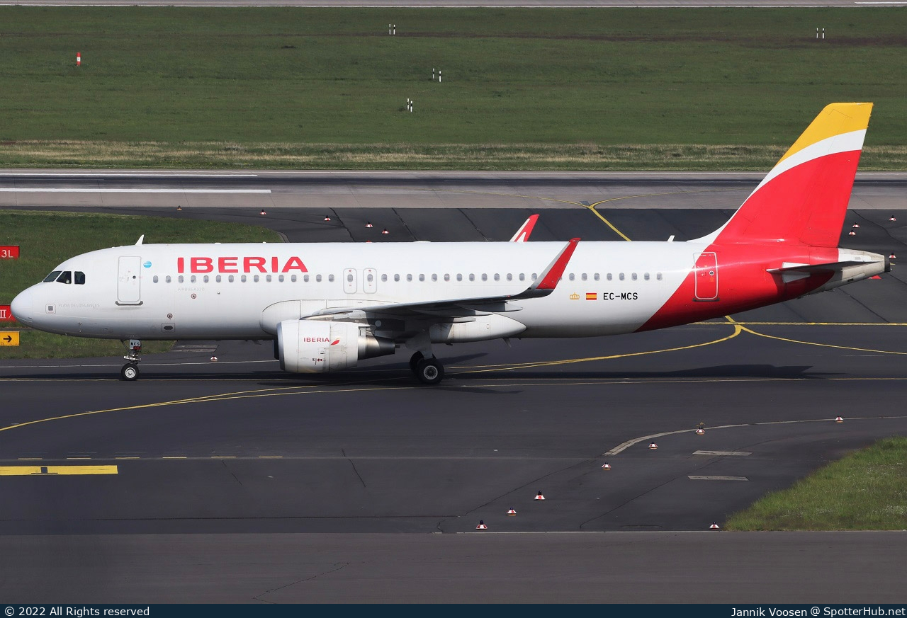 Photo of EC-MCS - Airbus A320-214 operated by Iberia