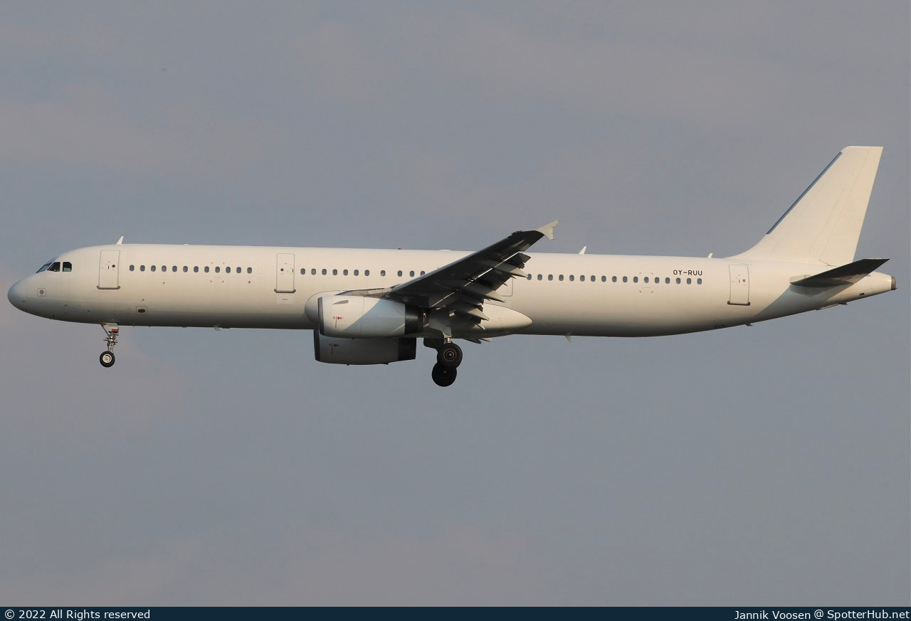 Photo of OY-RUU - Airbus A321-231 operated by DAT Danish Air Transport