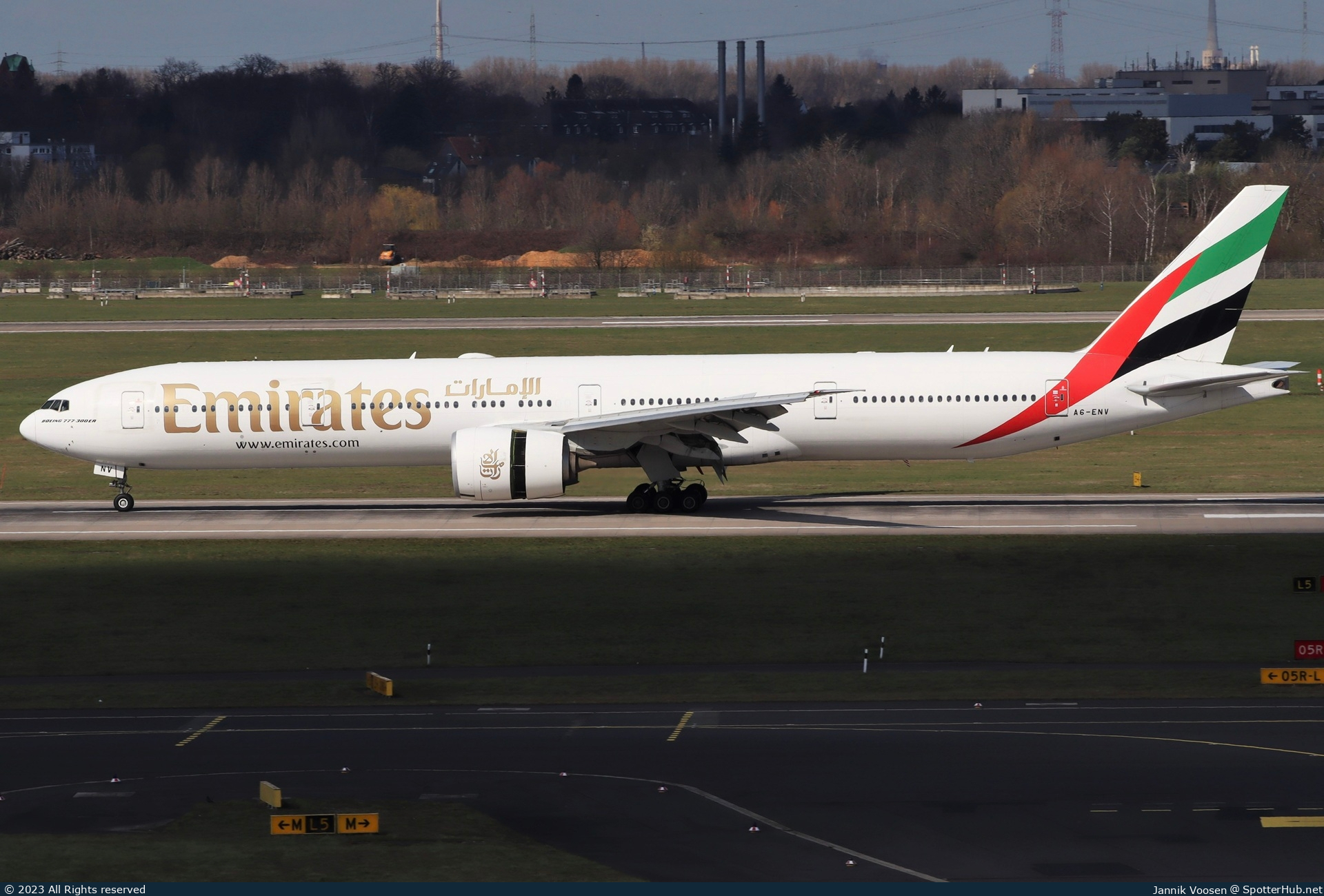 Photo of A6-ENV - Boeing 777-31H(ER) operated by Emirates