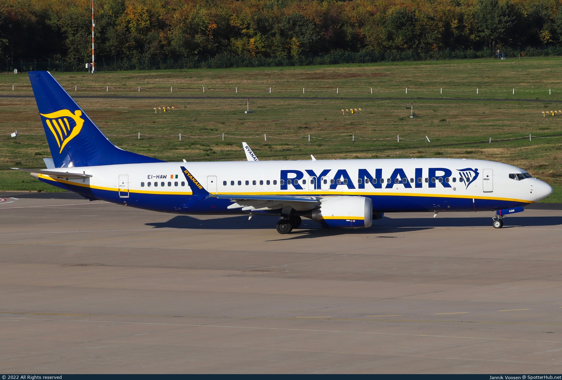 Photo of EI-HAW - Boeing 737 MAX 8-200 operated by Ryanair