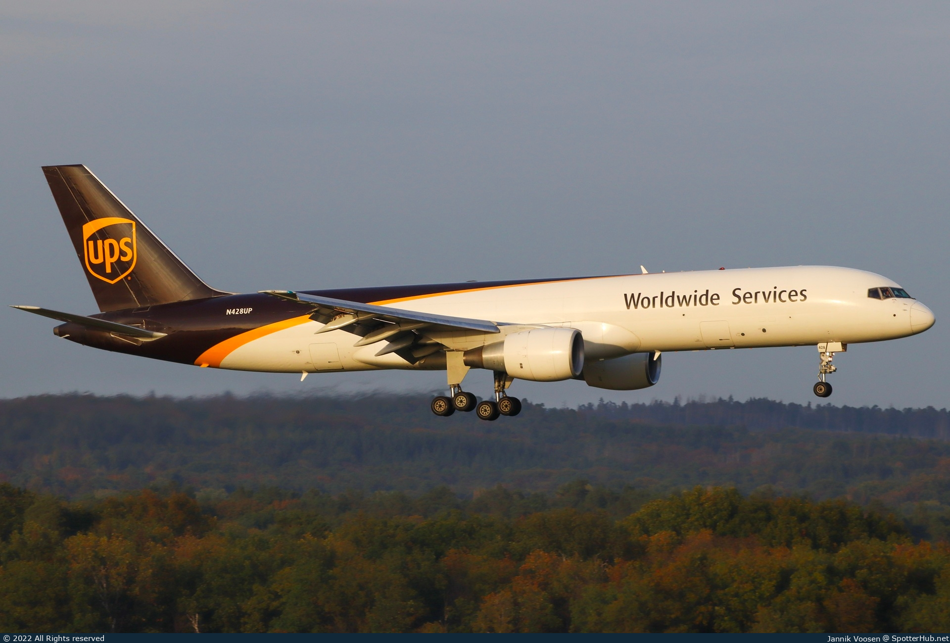 Photo of N428UP - Boeing 757-24APF operated by UPS United Parcel Service