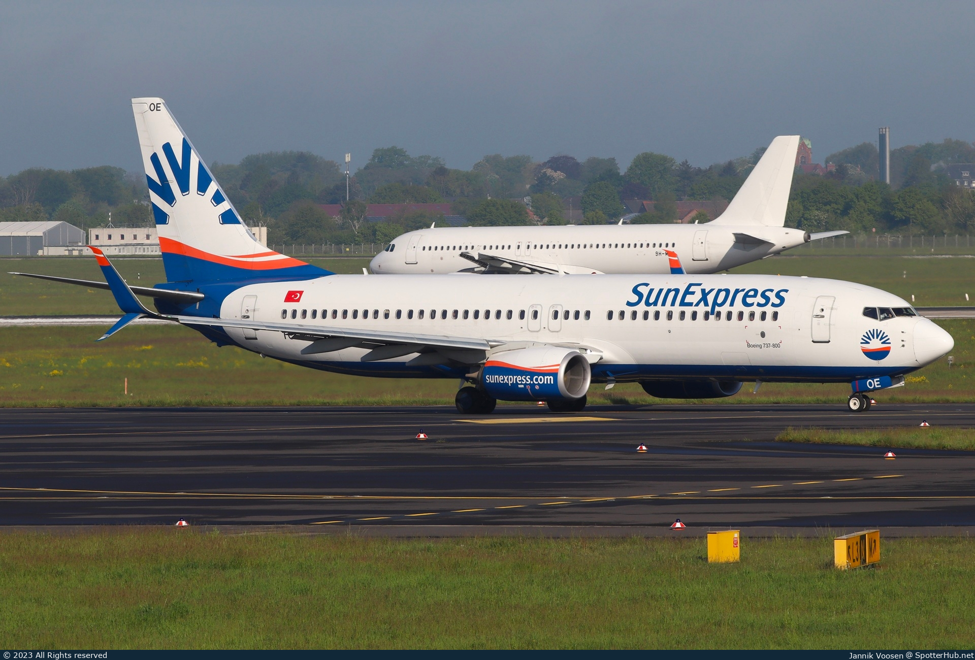 Photo of TC-SOE - Boeing 737-8HC operated by SunExpress