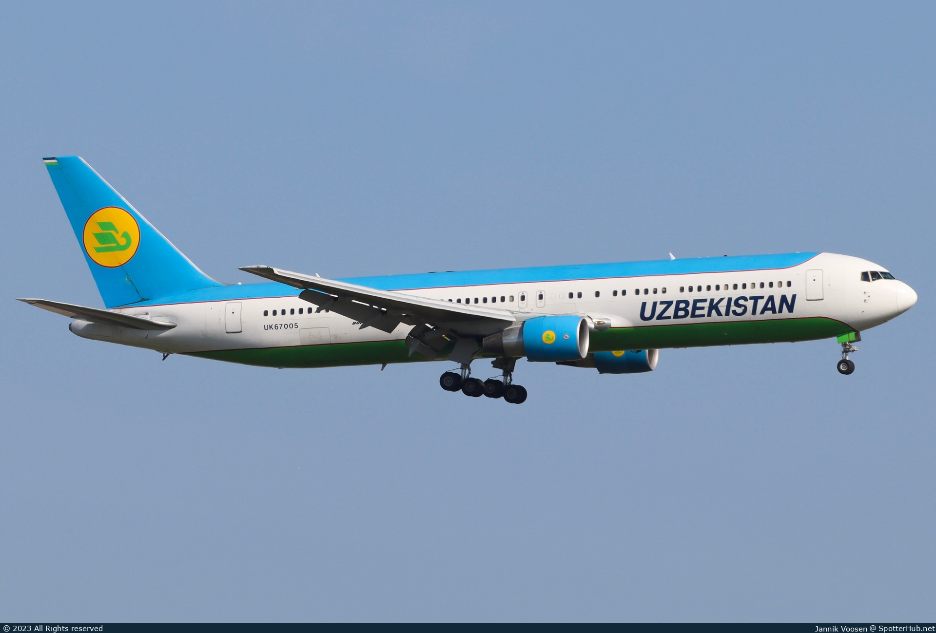 Photo of UK67005 - Boeing 767-33P(ER) operated by Uzbekistan Airways