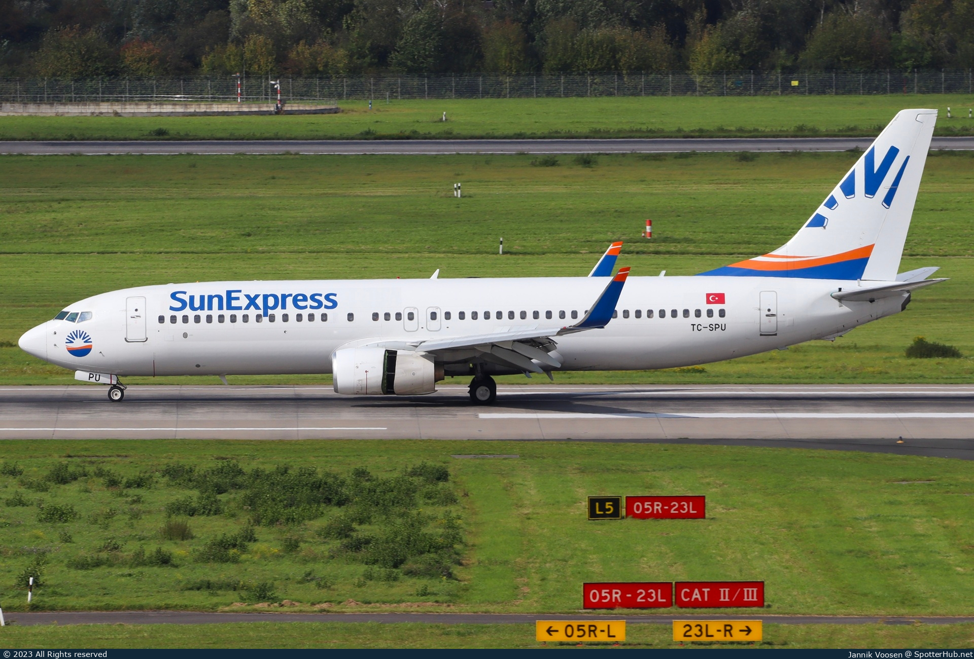 Photo of TC-SPU - Boeing 737-8U3 operated by SunExpress