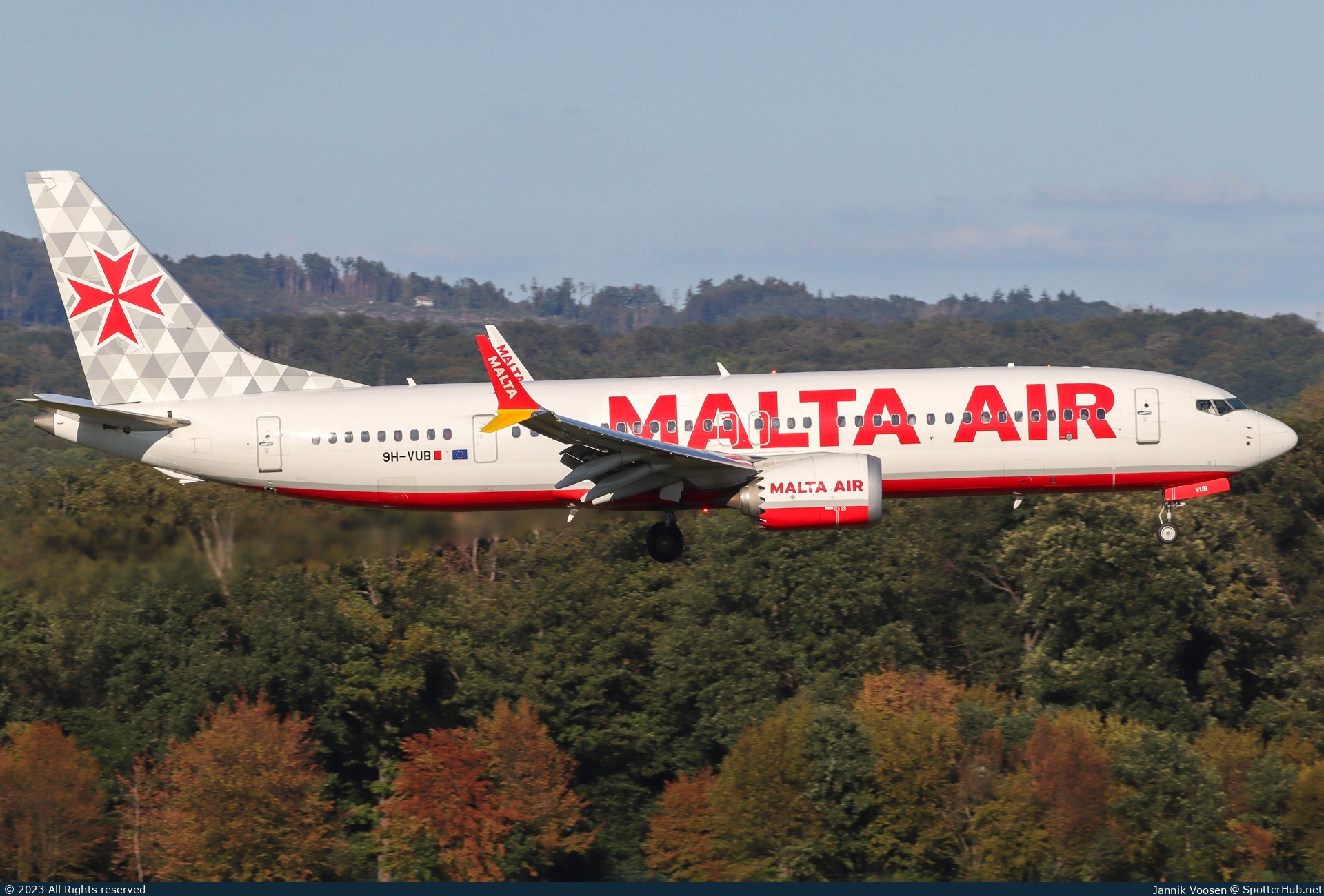 Photo of 9H-VUB - Boeing 737 MAX 8-200 operated by Malta Air