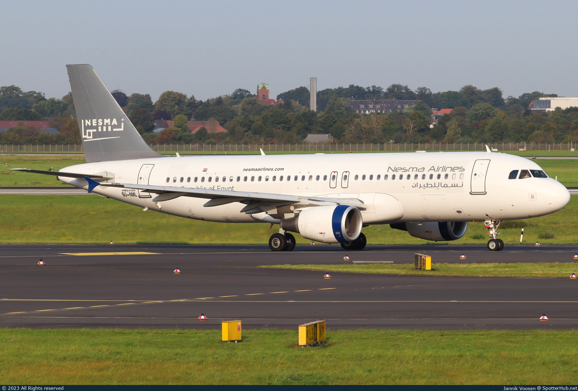 Photo of SU-NML - Airbus A320-214 operated by Nesma Airlines
