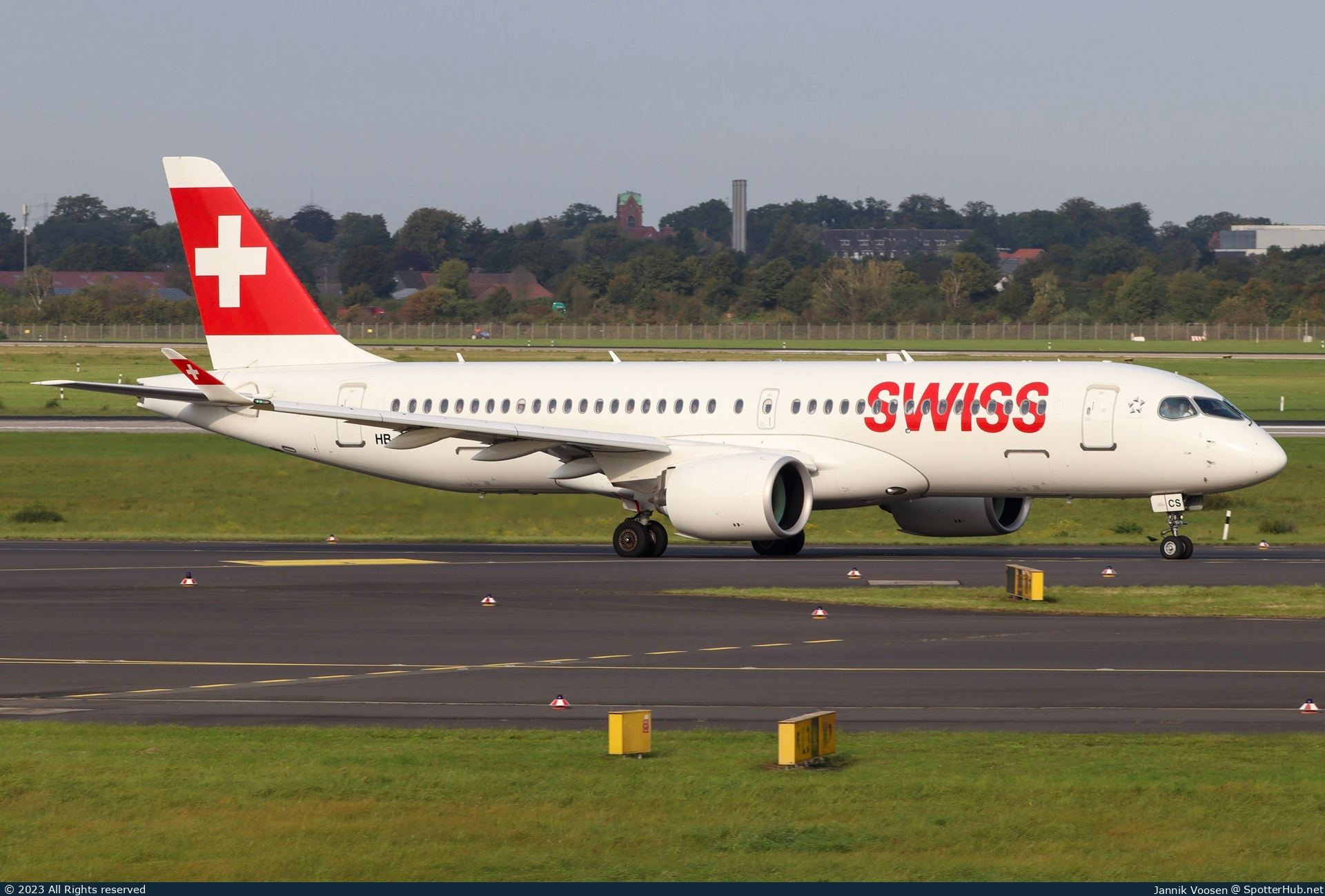 Photo of HB-JCS - Airbus A220-300 operated by Swiss International Air Lines