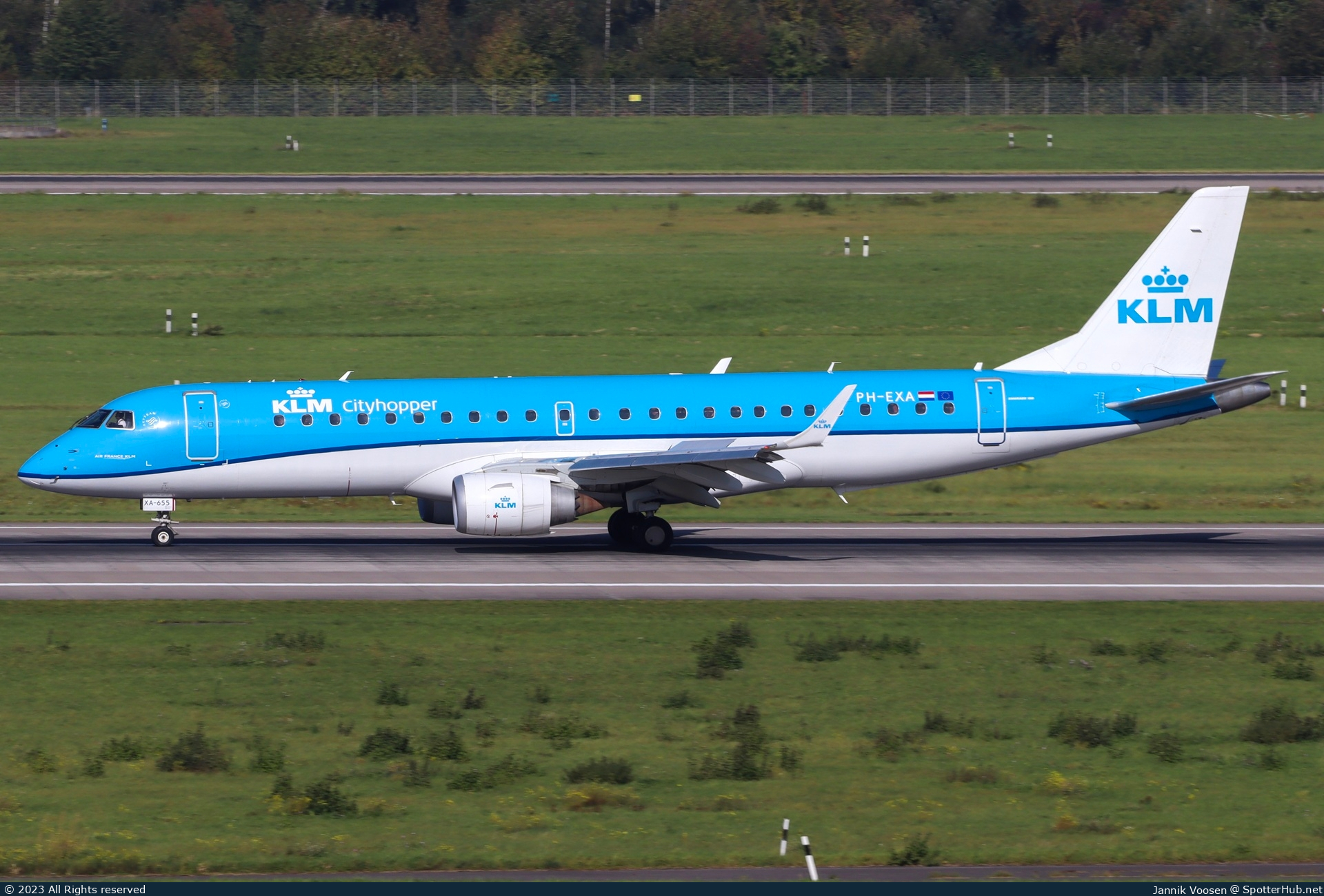 Photo of PH-EXA - Embraer ERJ-190STD operated by KLM Cityhopper