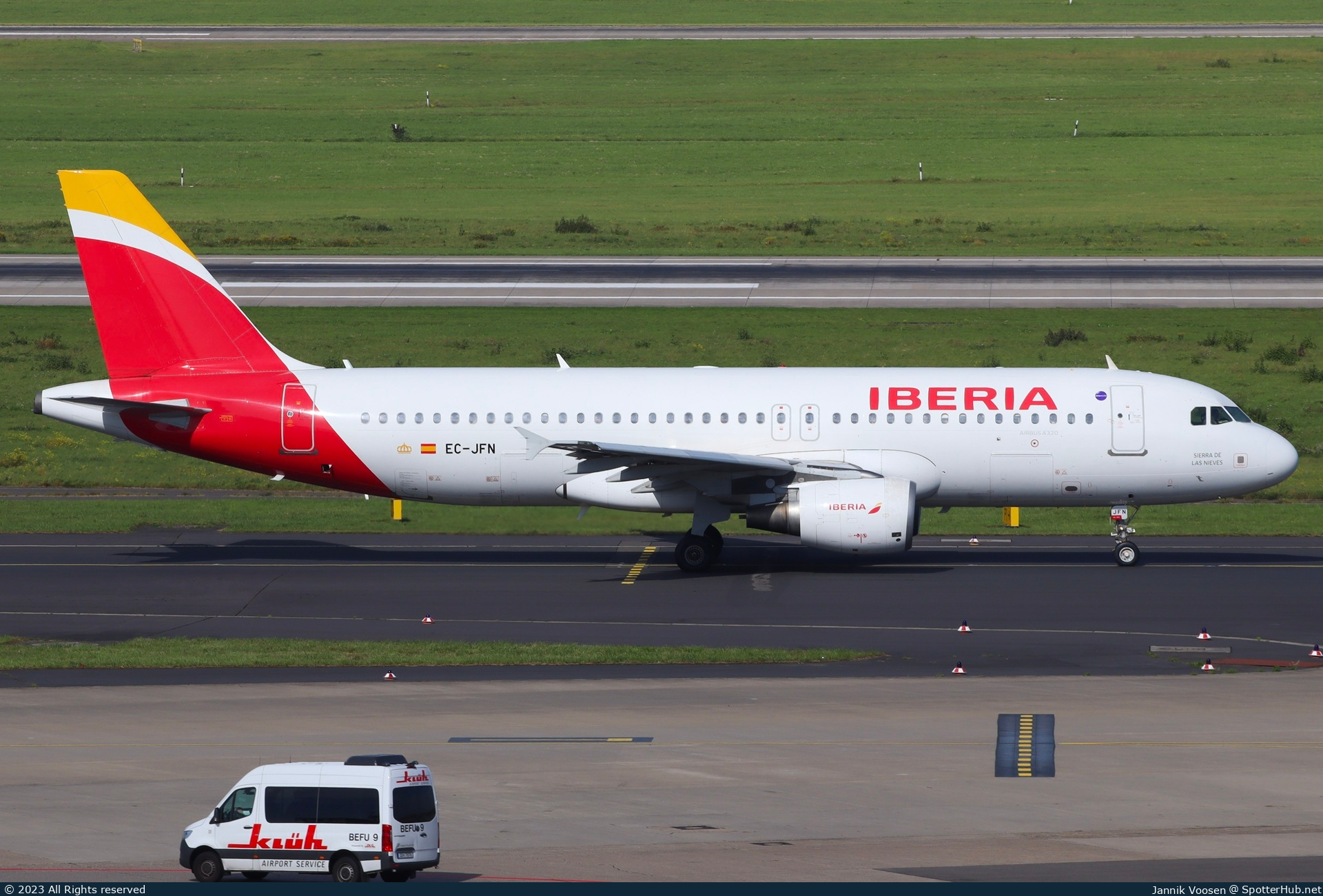 Photo of EC-JFN - Airbus A320-214 operated by Iberia