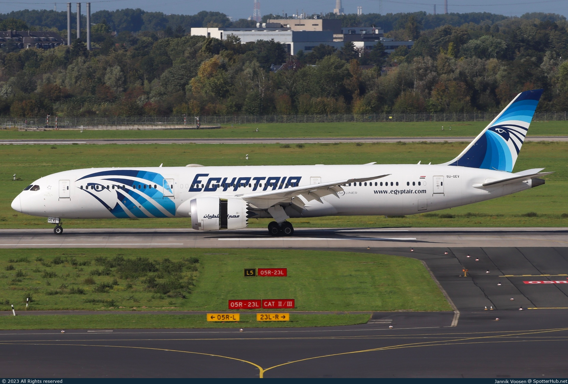 Photo of SU-GEV - Boeing 787-9 Dreamliner operated by Egyptair