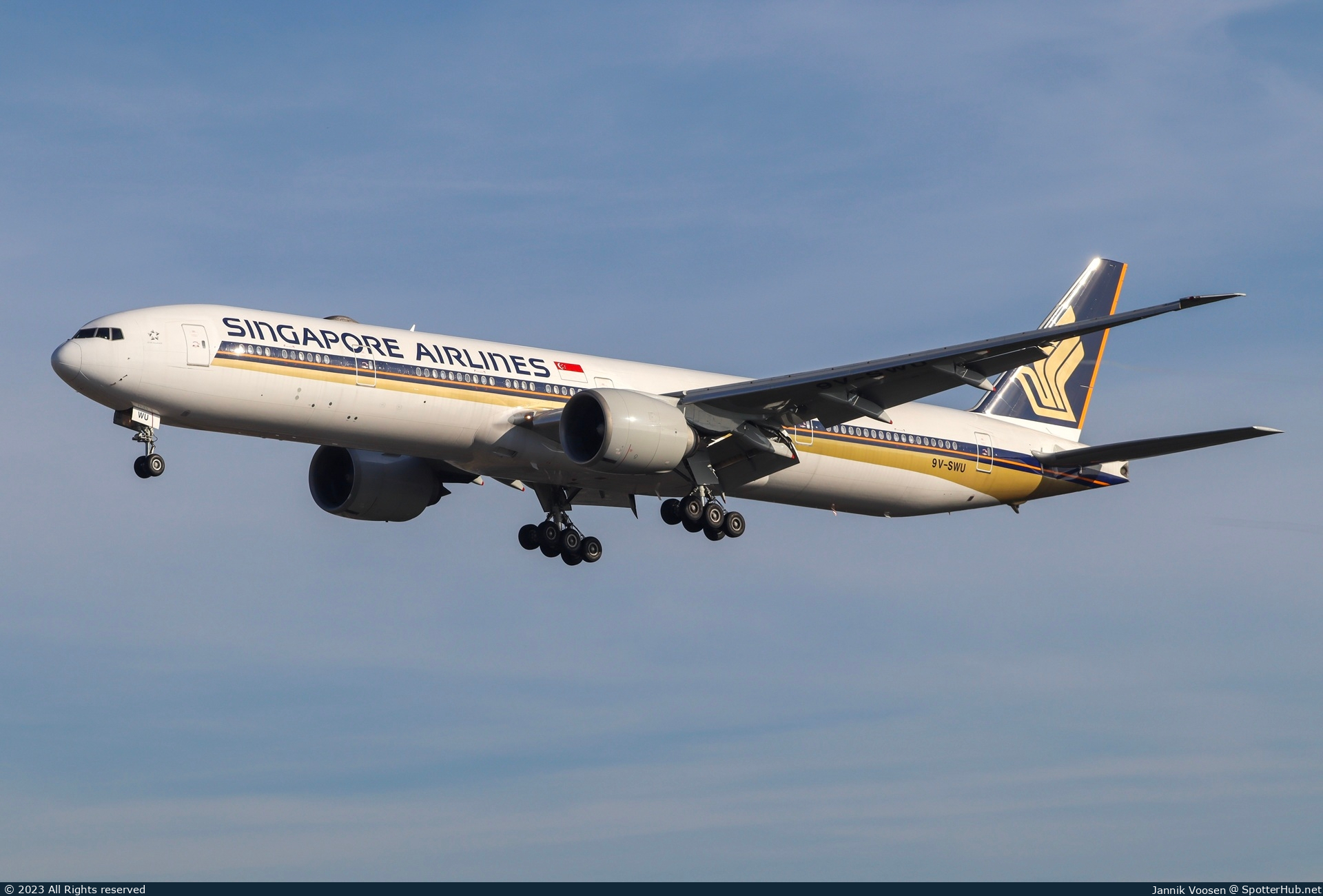 Photo of 9V-SWU - Boeing 777-312(ER) operated by Singapore Airlines